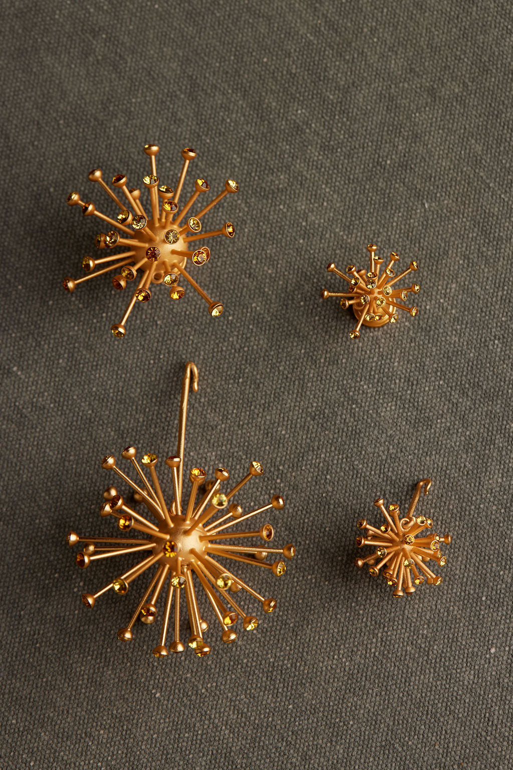 HOXE EARRING
