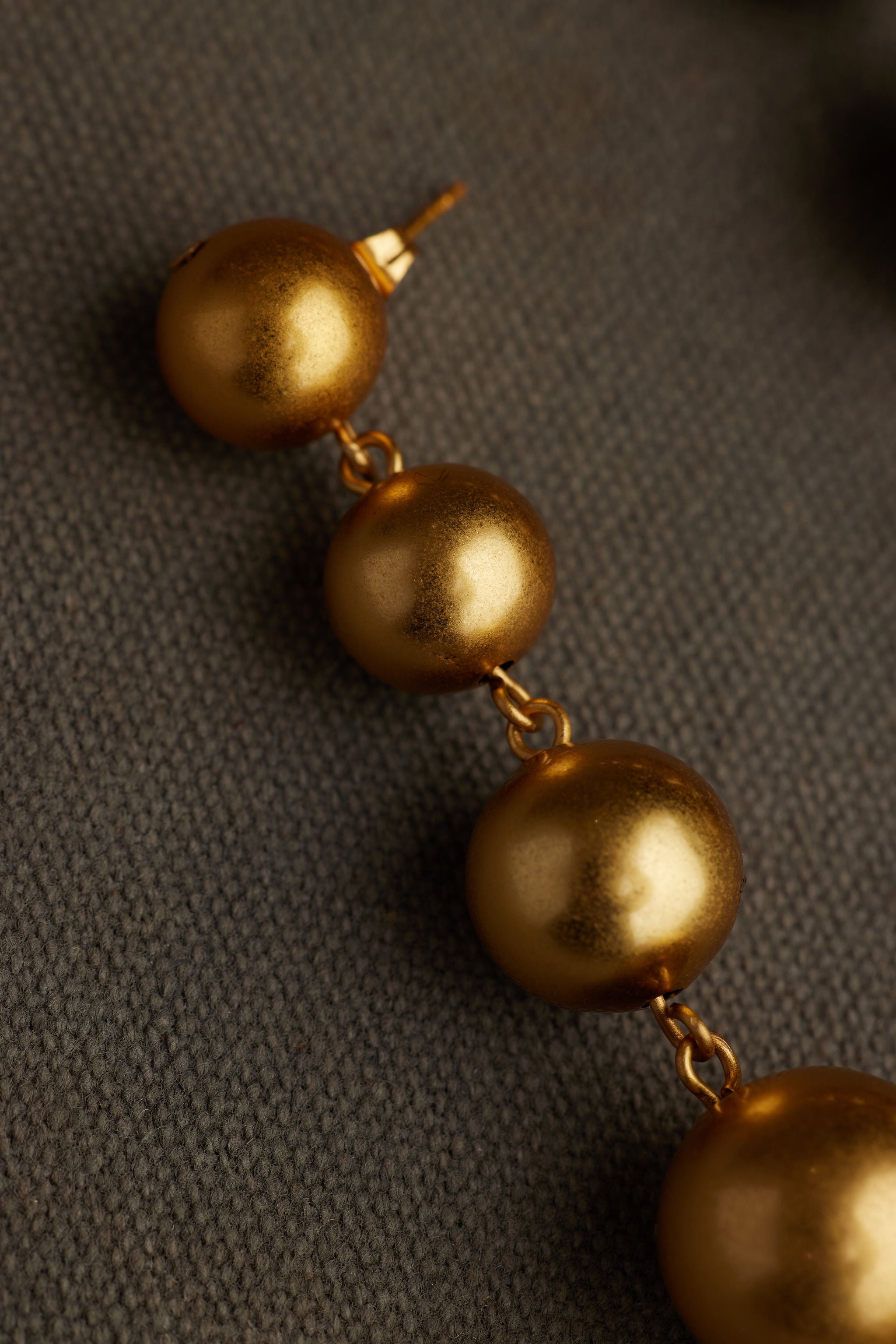 RIKA EARRING