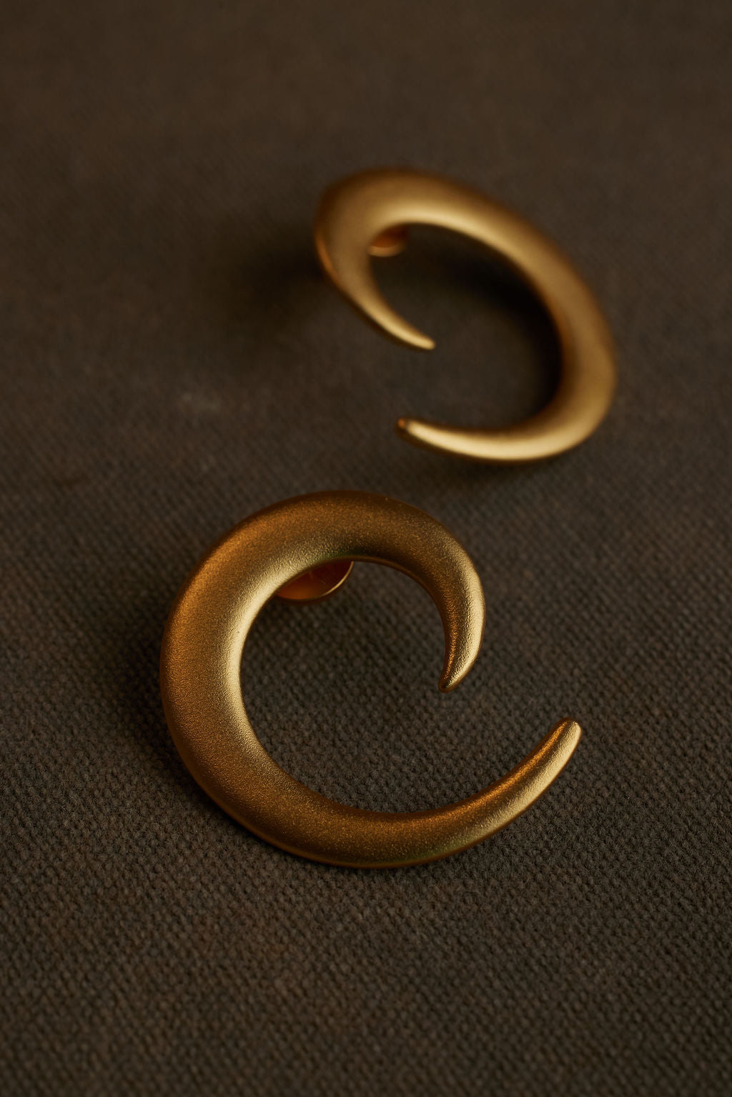 AMUN EARRING