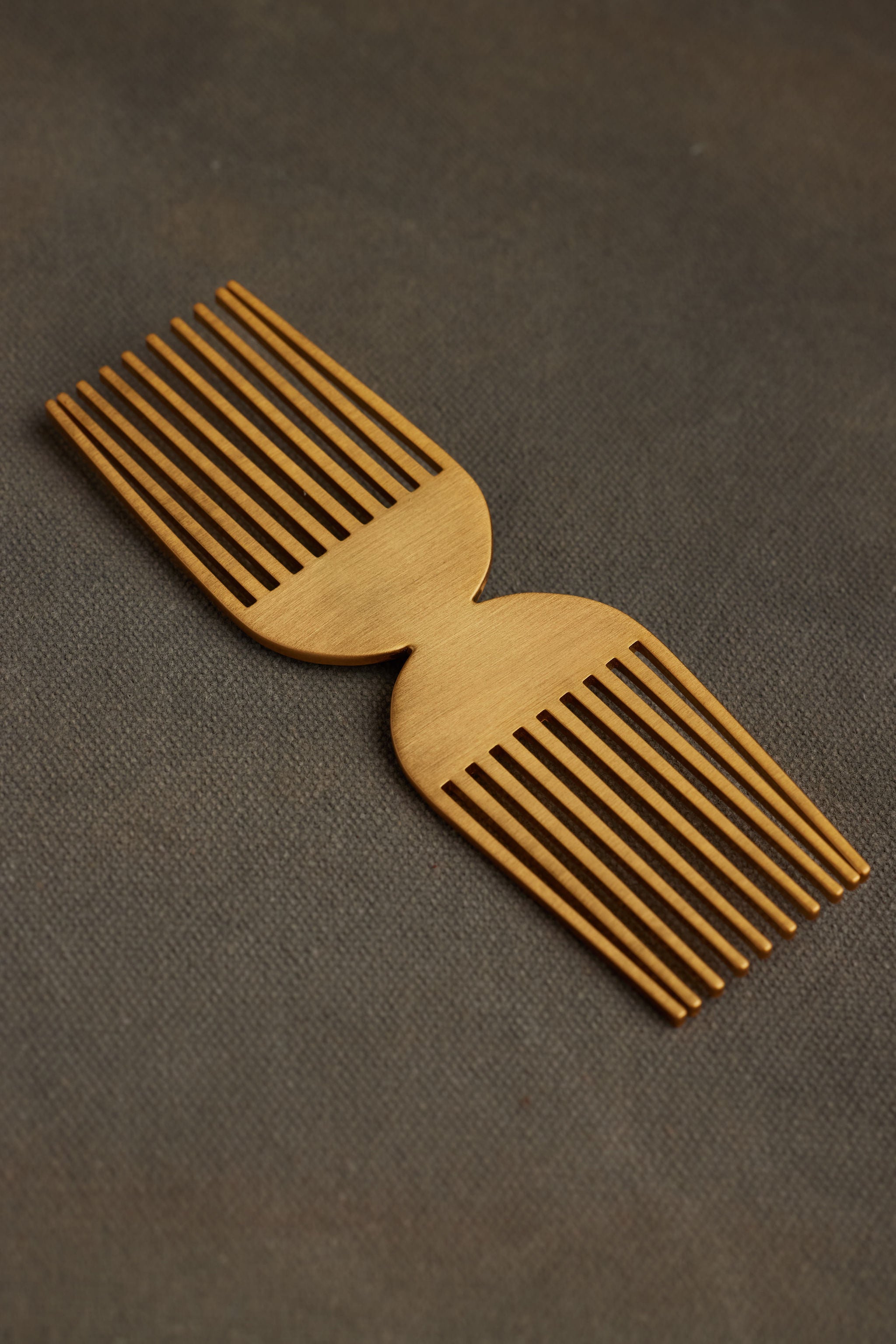 ANDA BROOCH