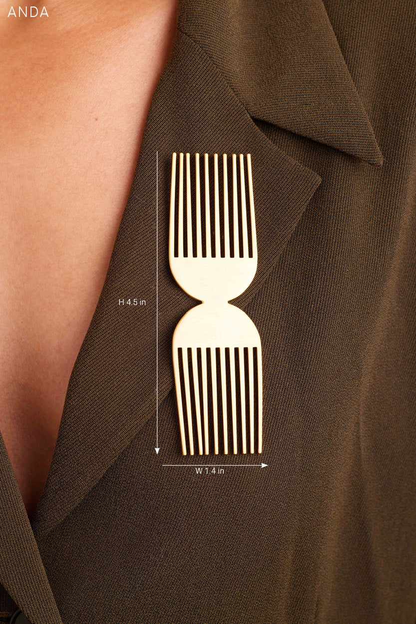 ANDA BROOCH
