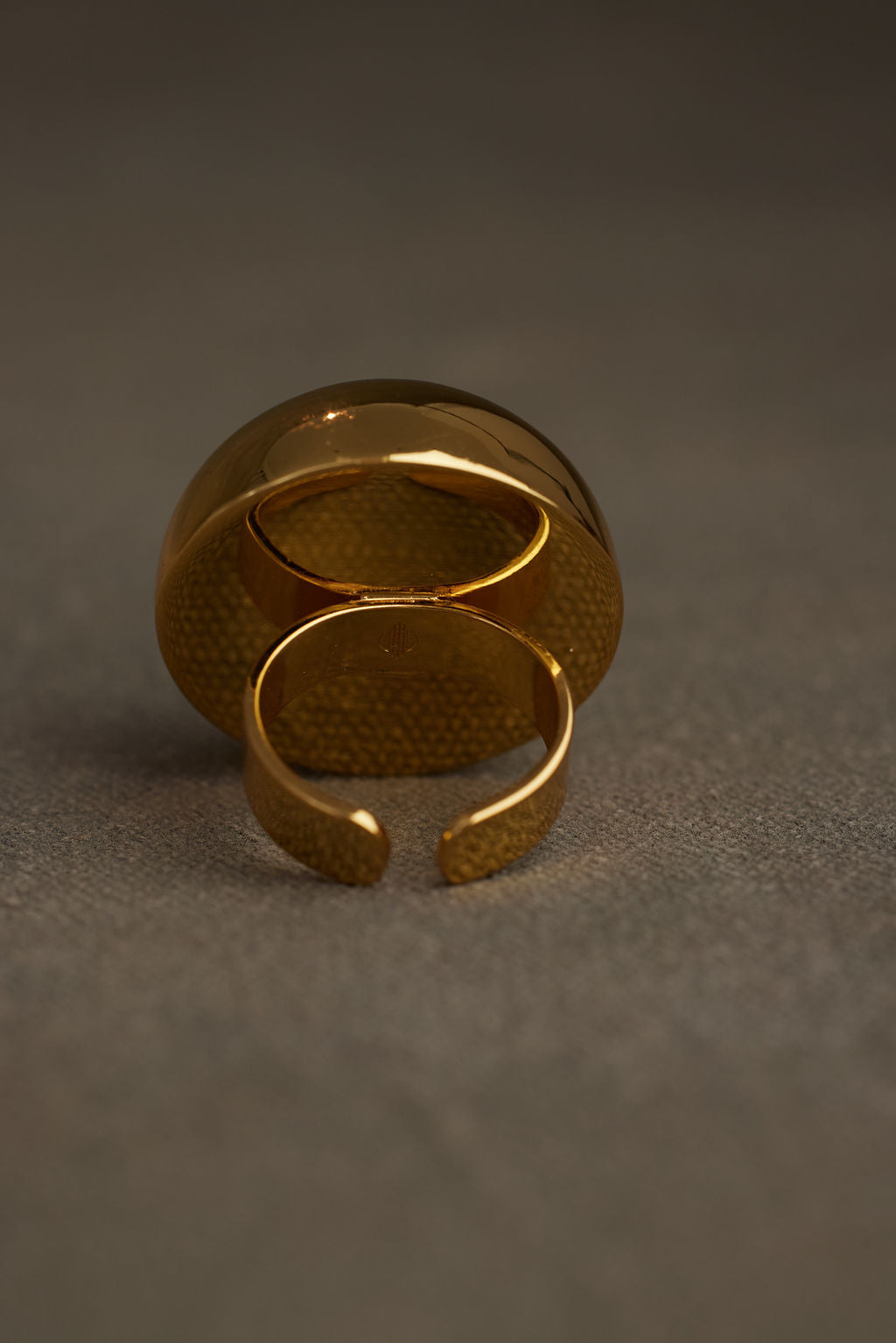 ANFO-GOLD-RING-BACK-VIEW