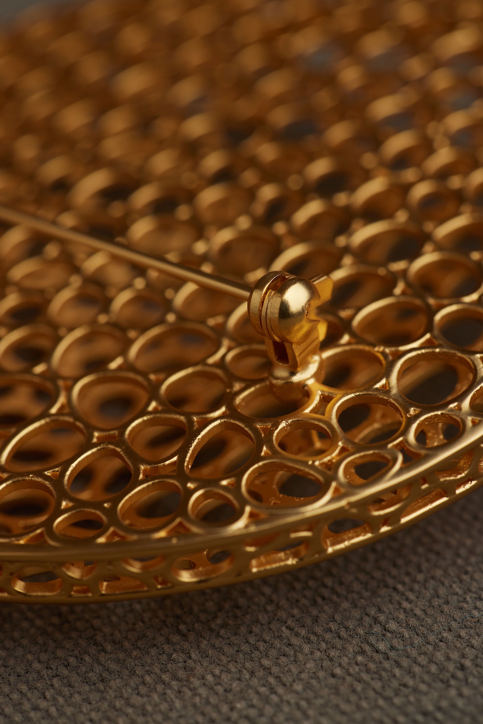 ANUA BROOCH