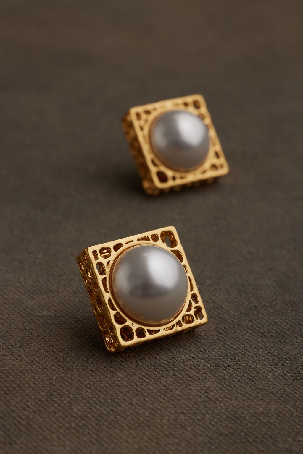 BOBI EARRING