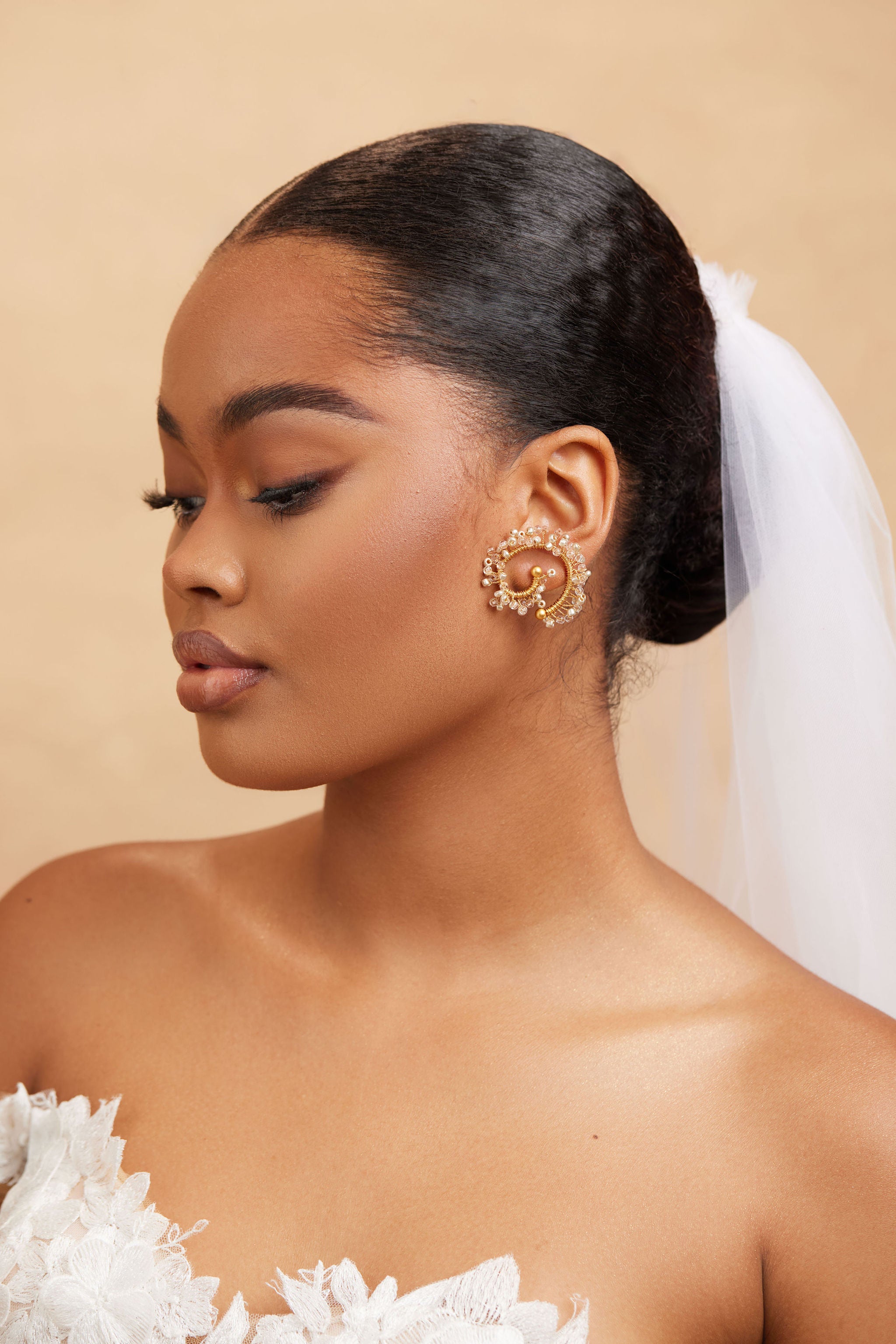 AVIA EARRING