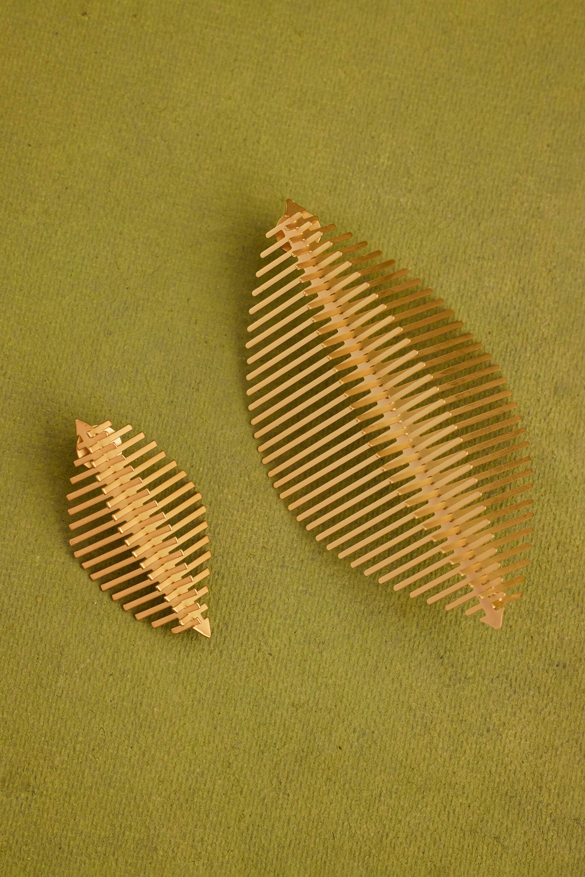 KELI EARRING