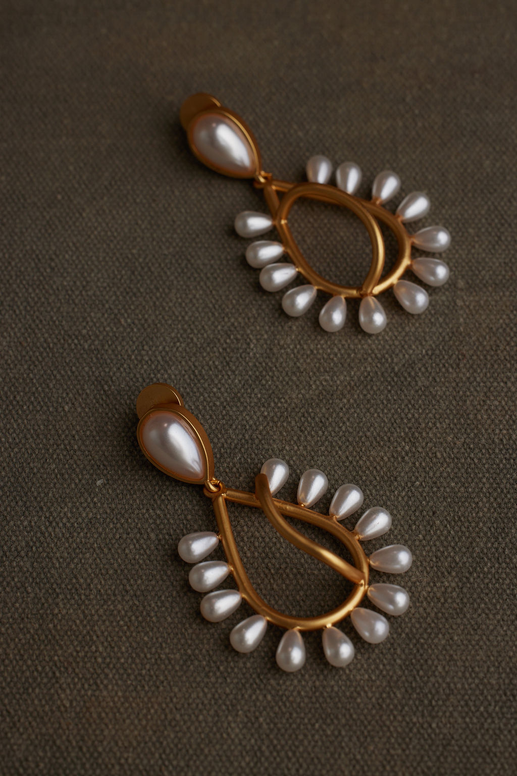 DARA EARRINGS