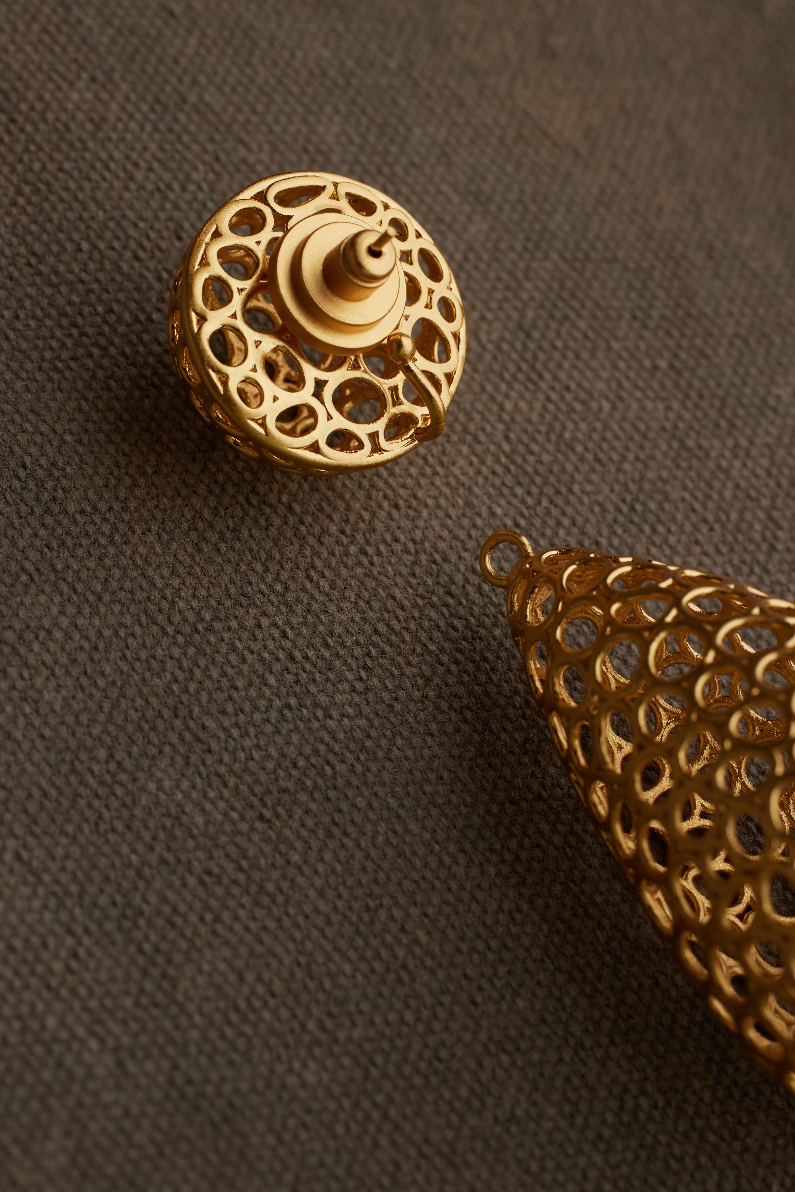 HYAH EARRING