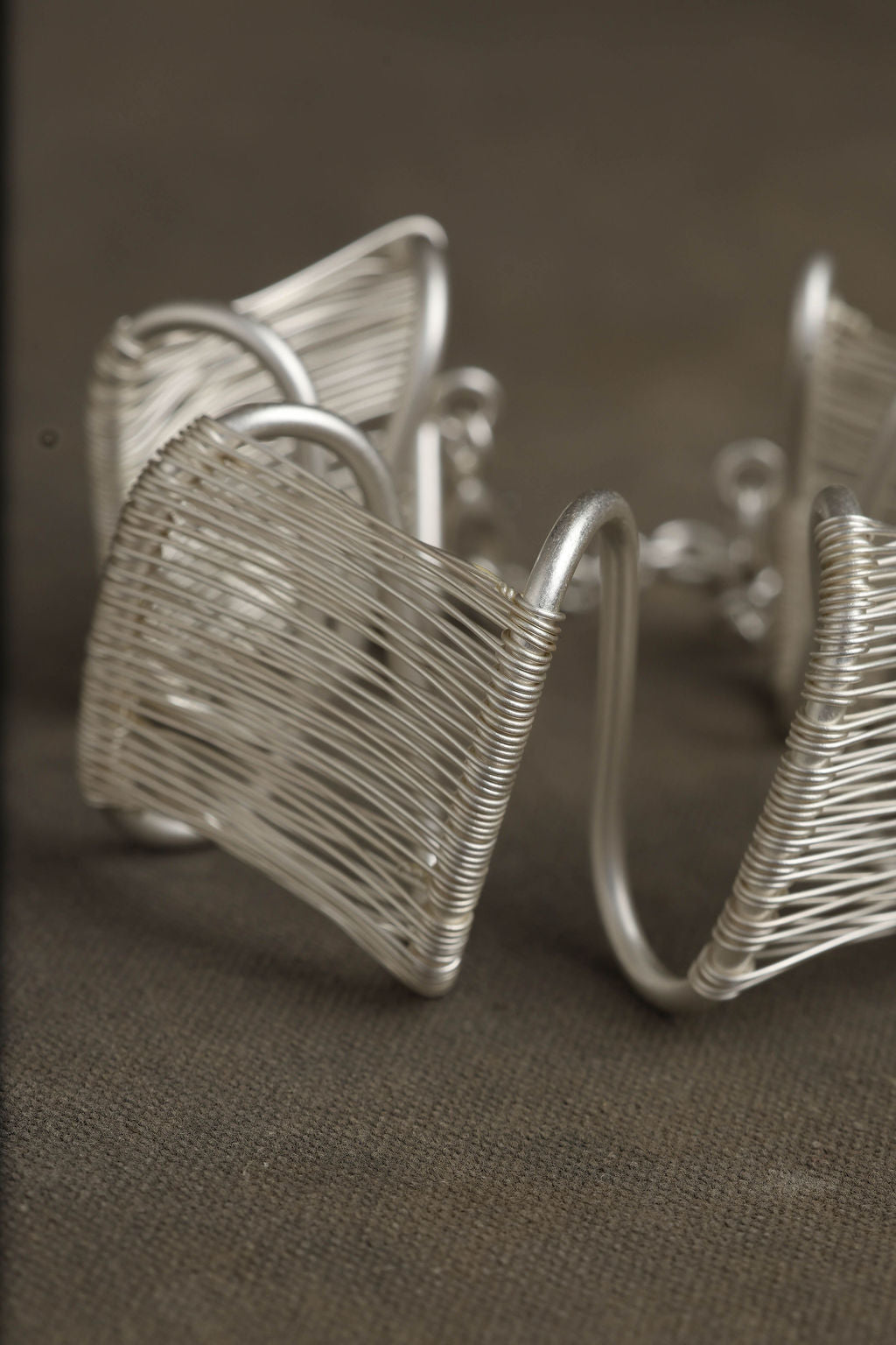 KOHM BANGLE