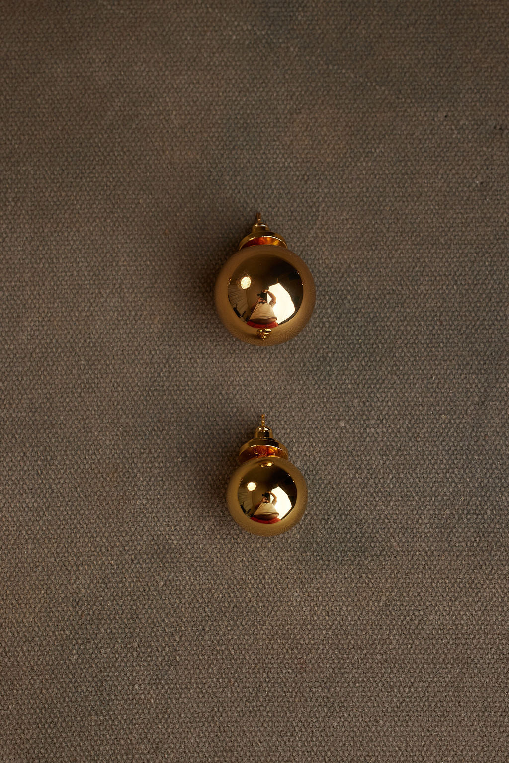 KURU STUDS