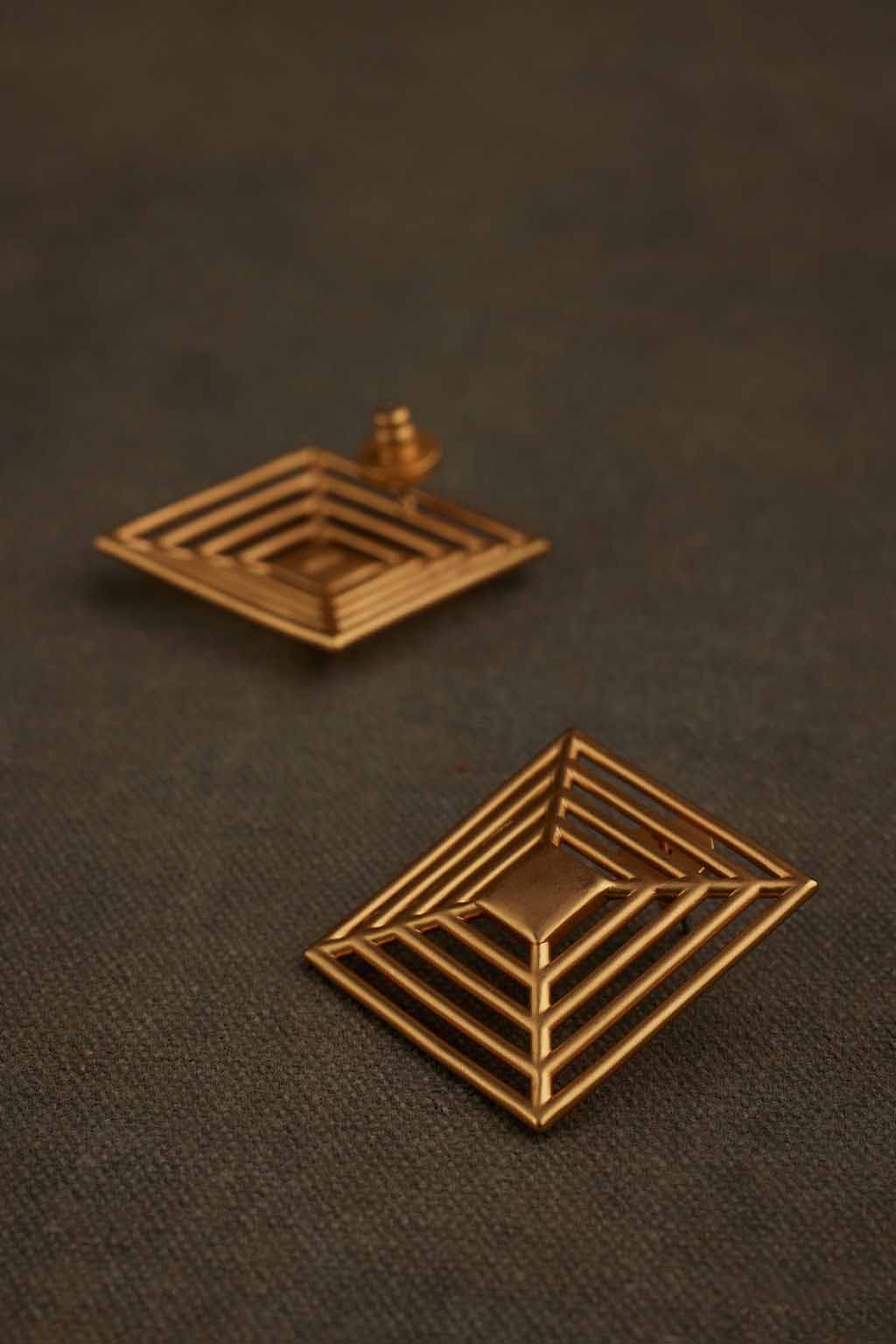 KAZI EARRING