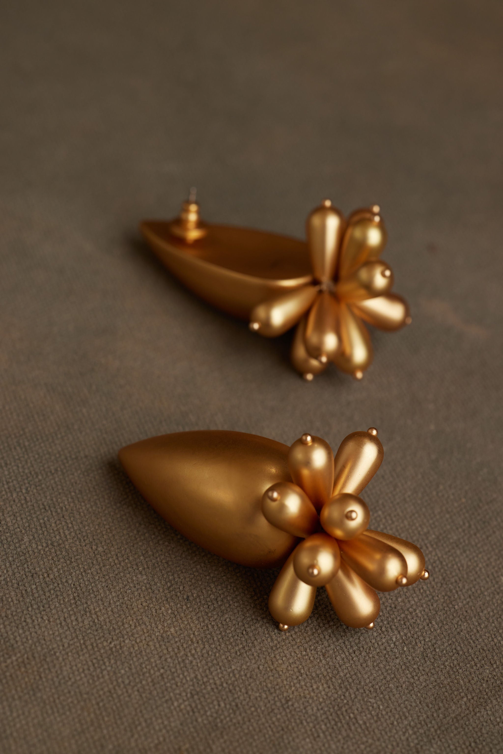 KIKU EARRING
