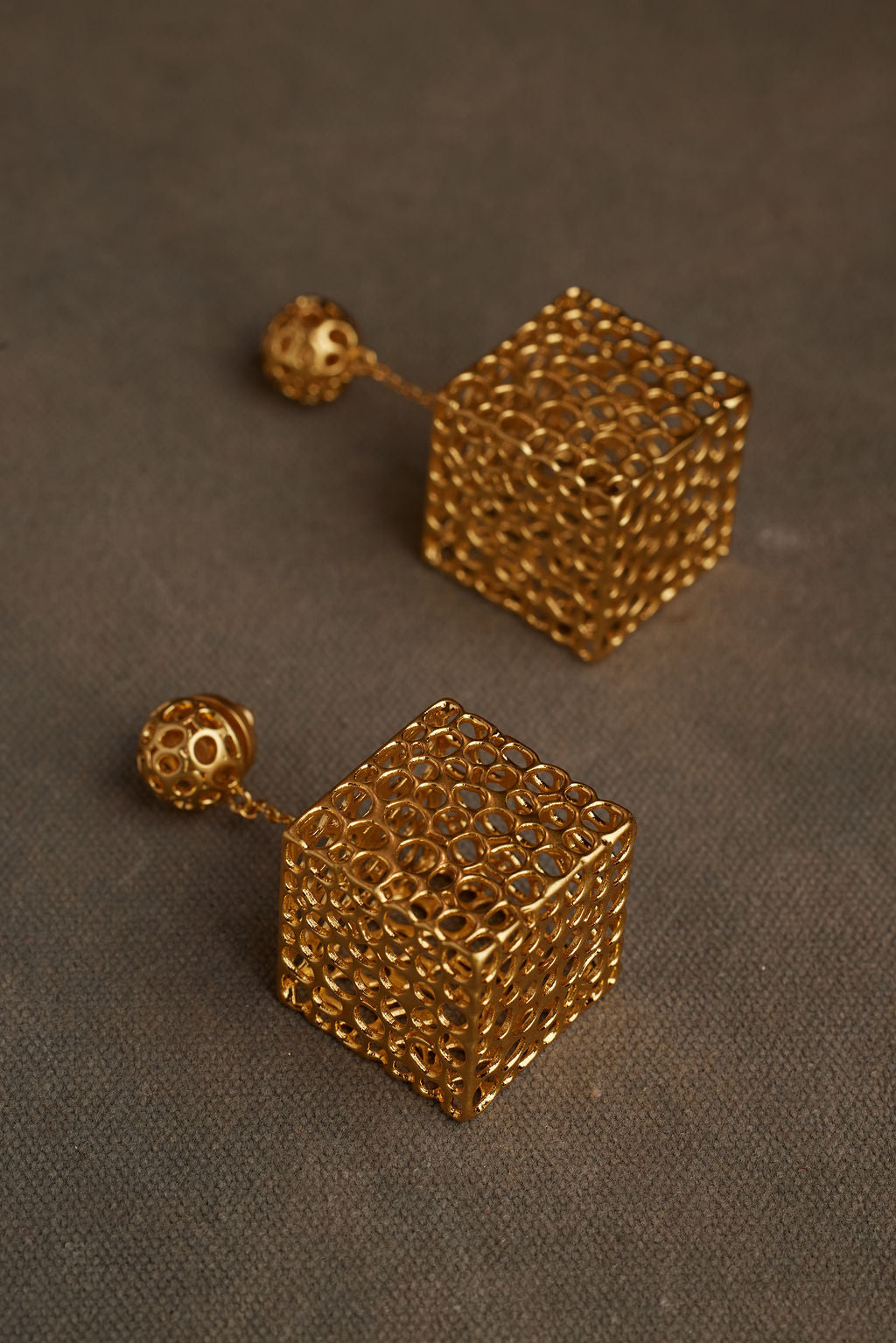 NYTO EARRING
