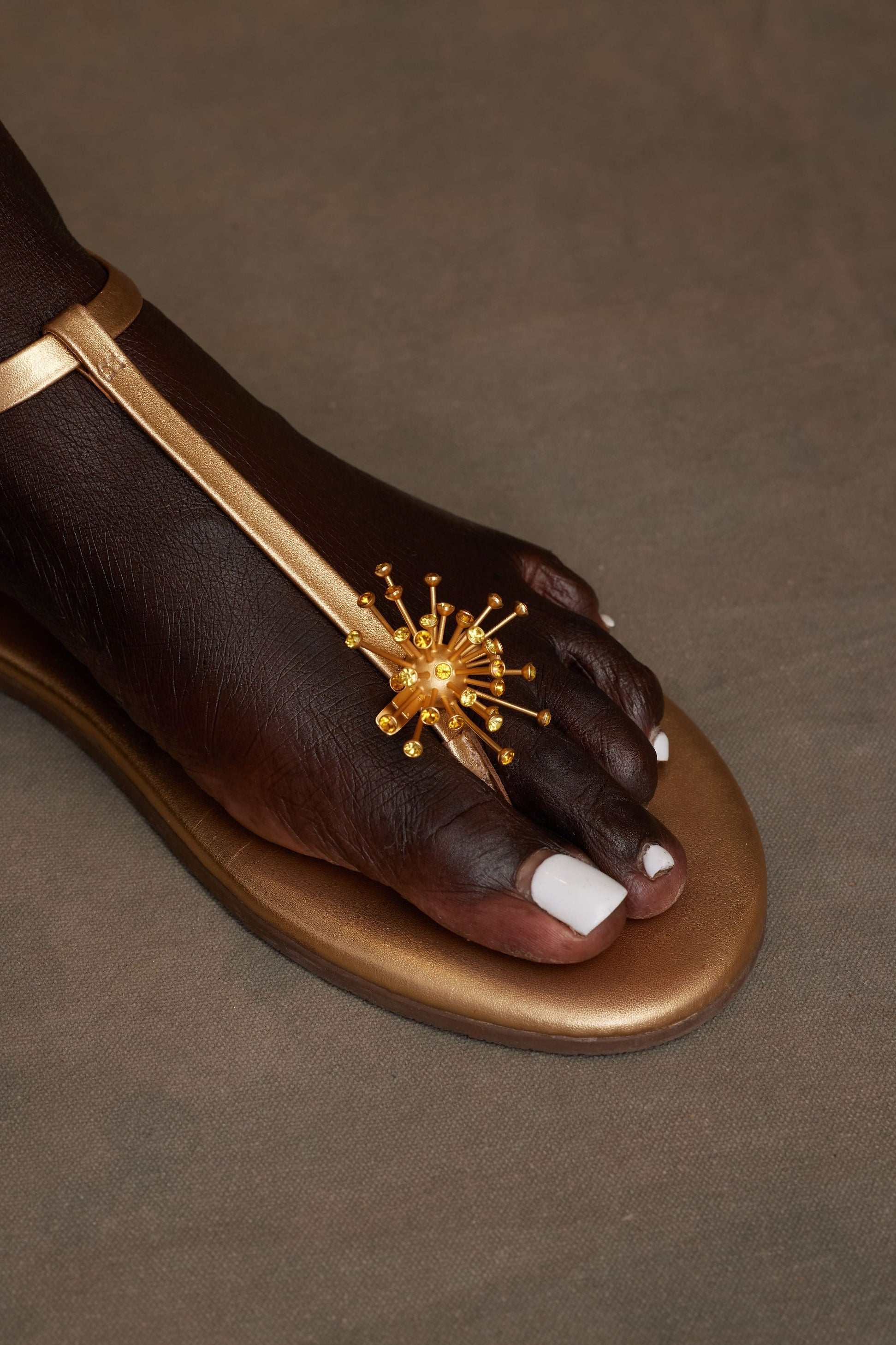 NYXE SHOE CLIP