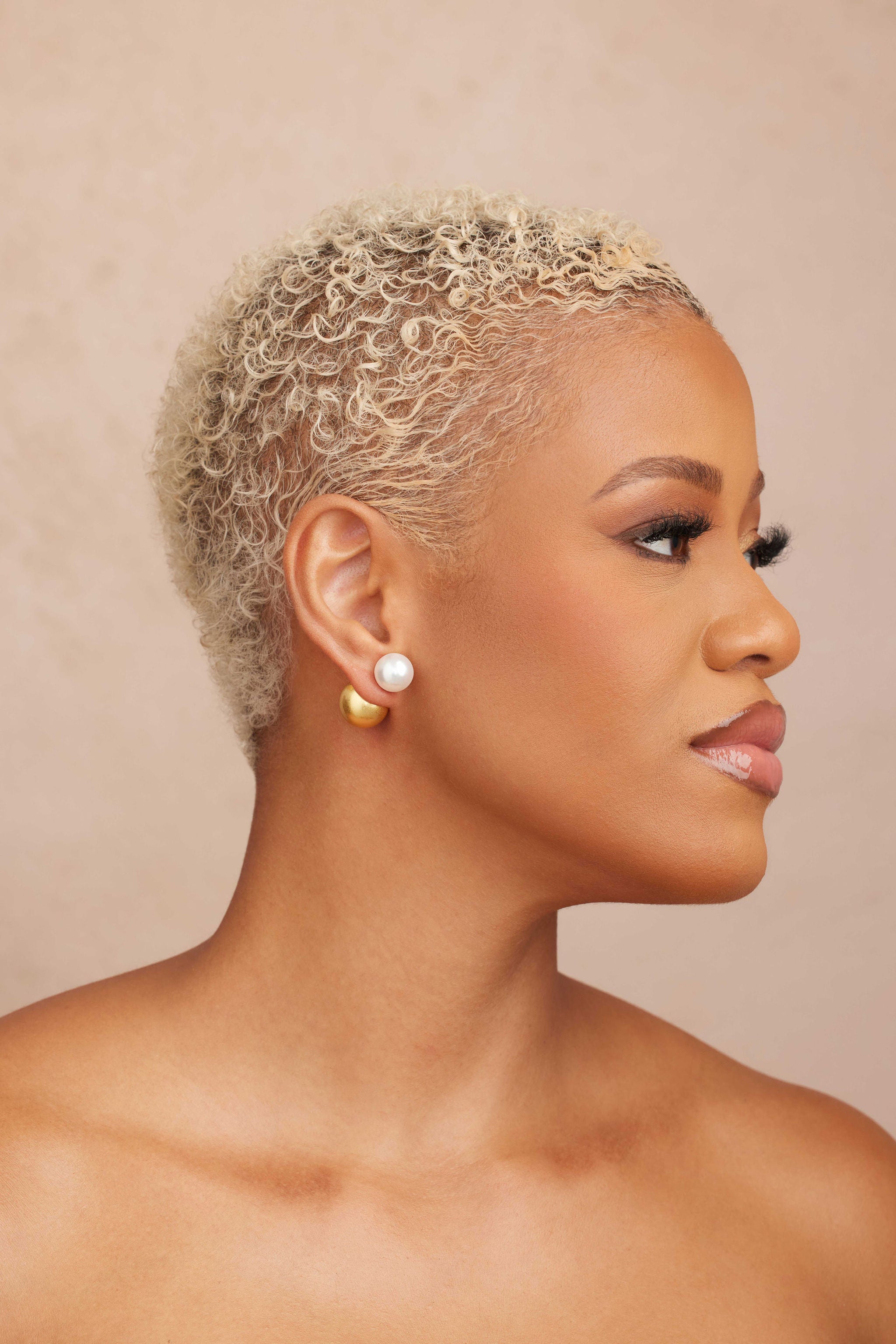 RENA-GOLD-EARRING-ROUND-4