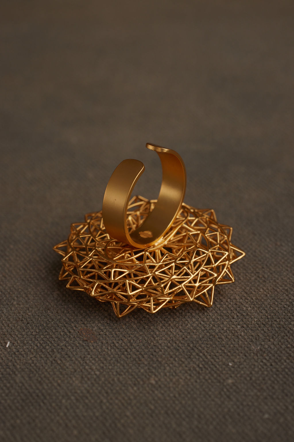 VALE RING