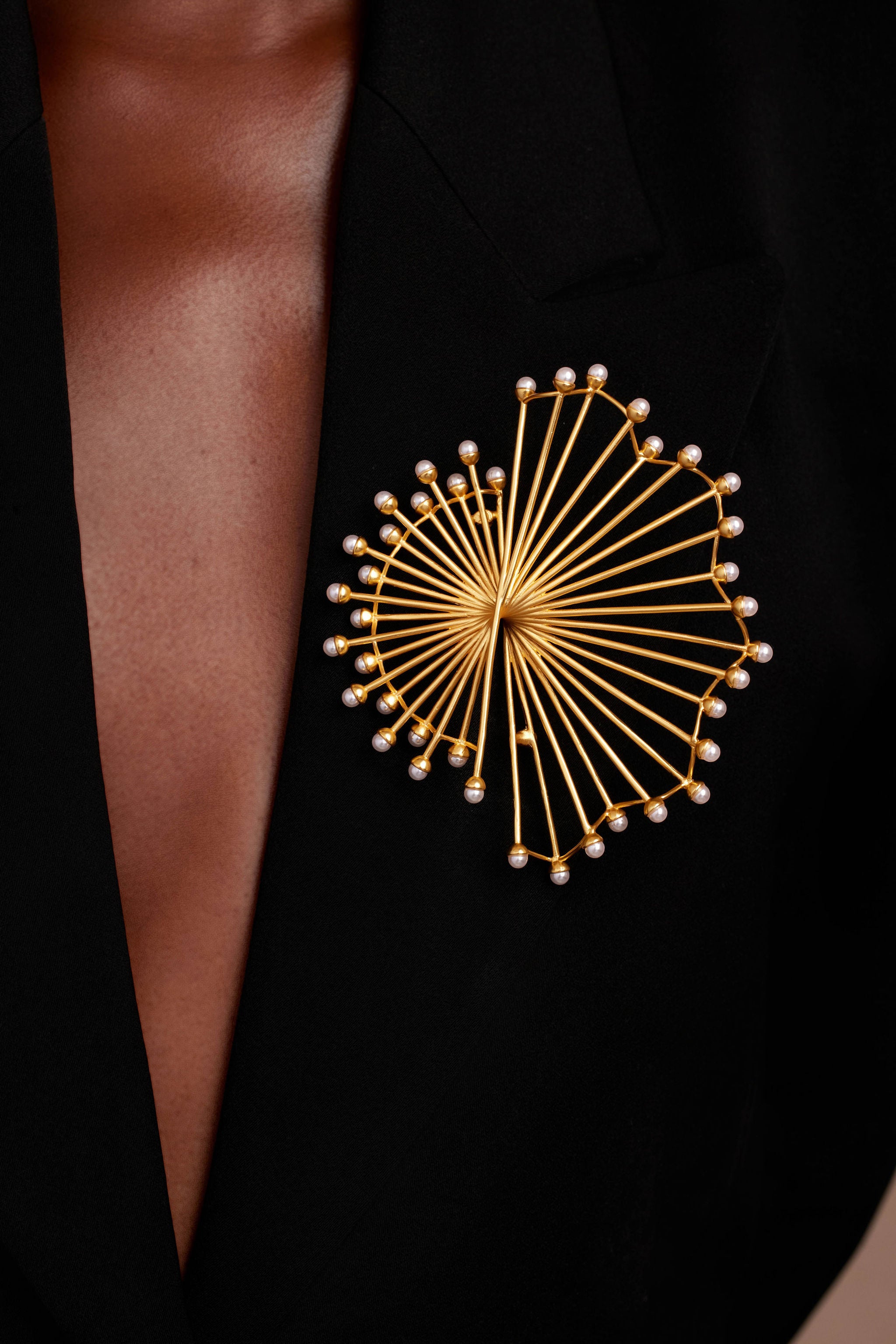 WINU BROOCH