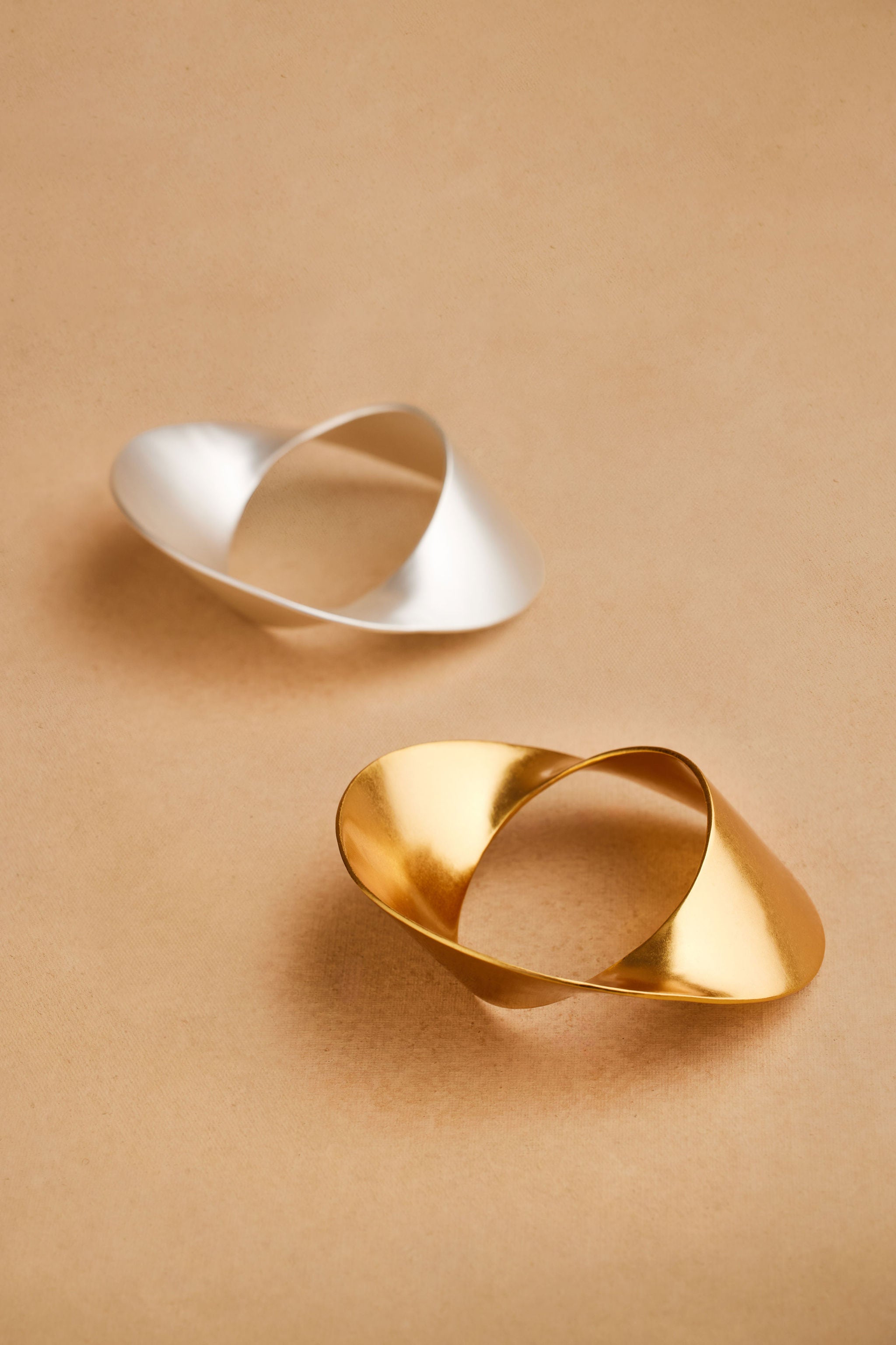 KNOK BANGLE