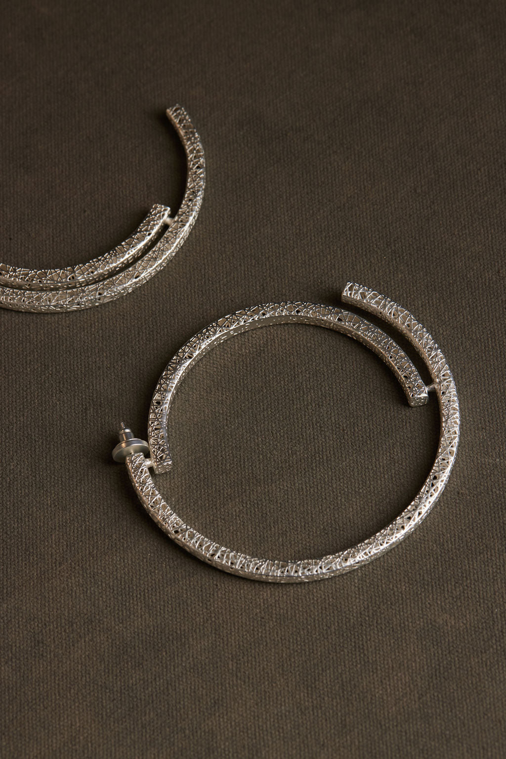 CIRE EARRING