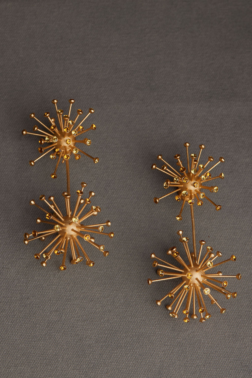ONYX EARRING