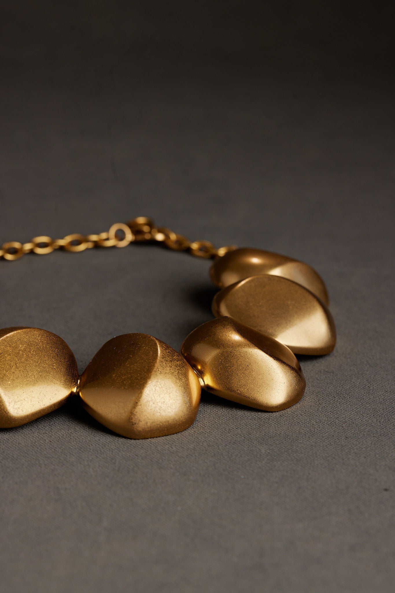 AARI NECKLACE