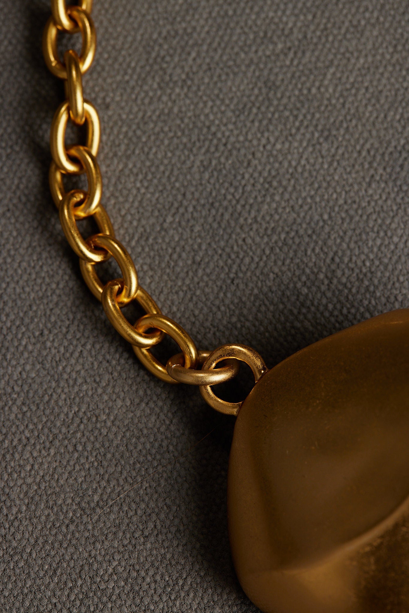 AARI NECKLACE