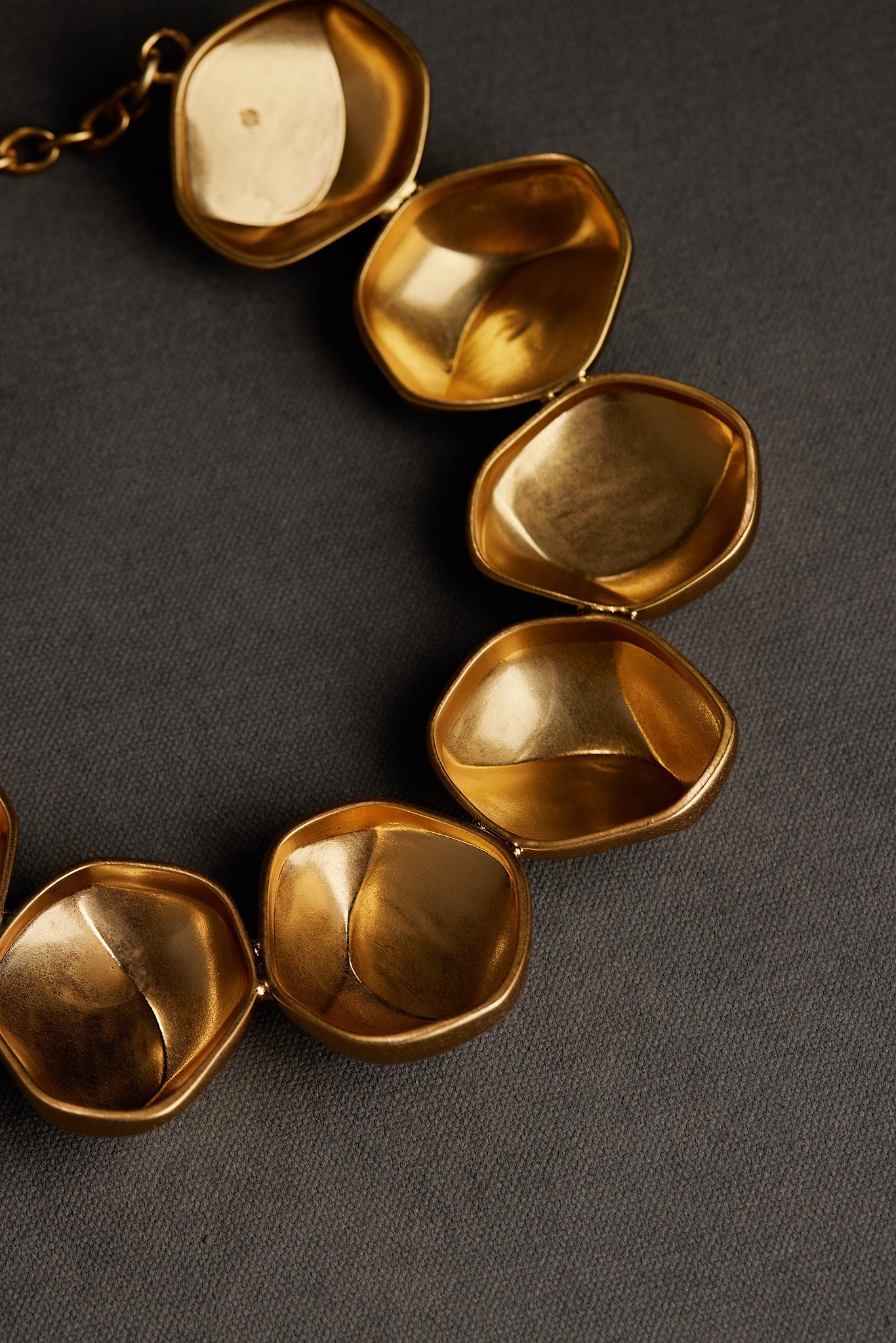 AARI NECKLACE