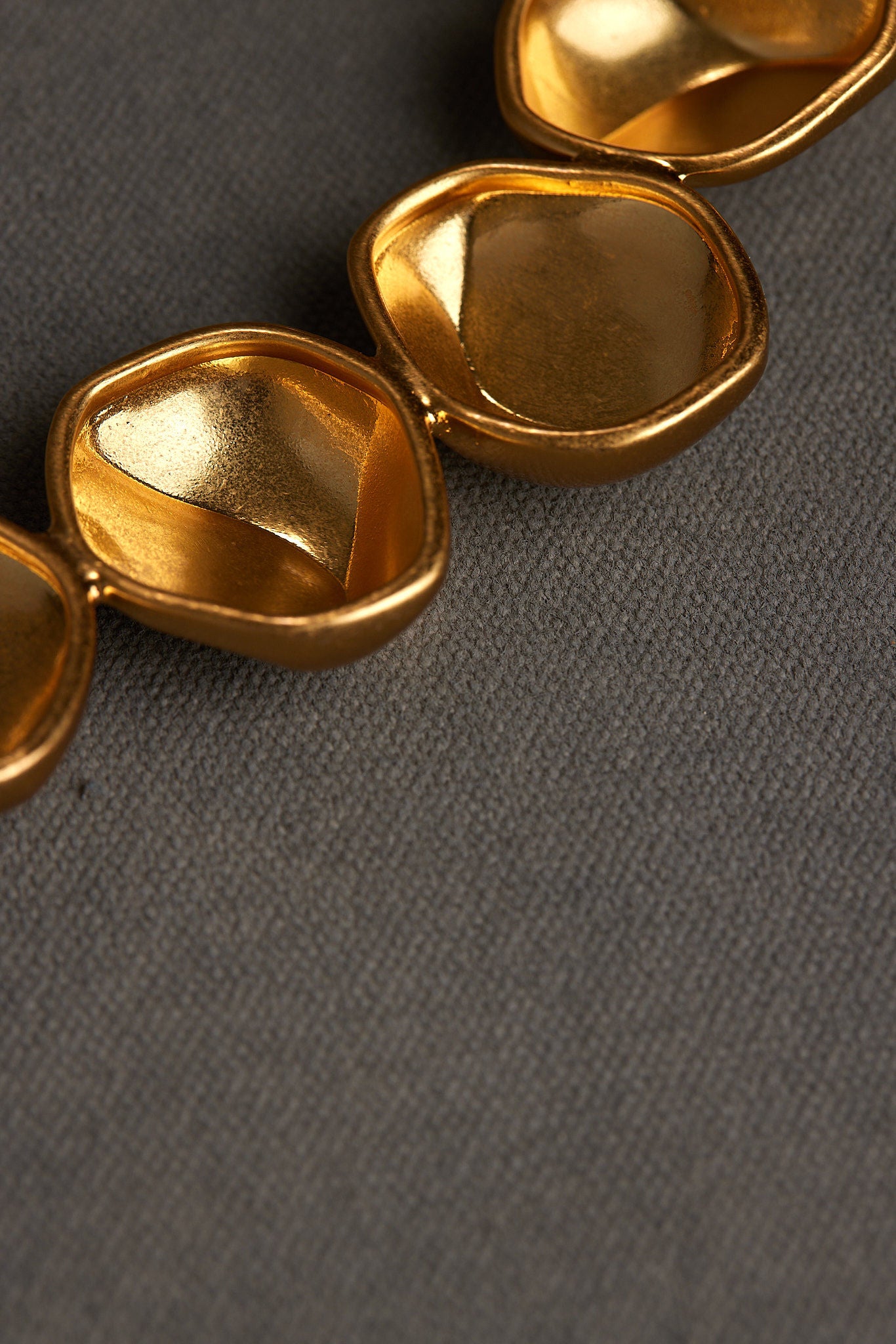 AARI NECKLACE