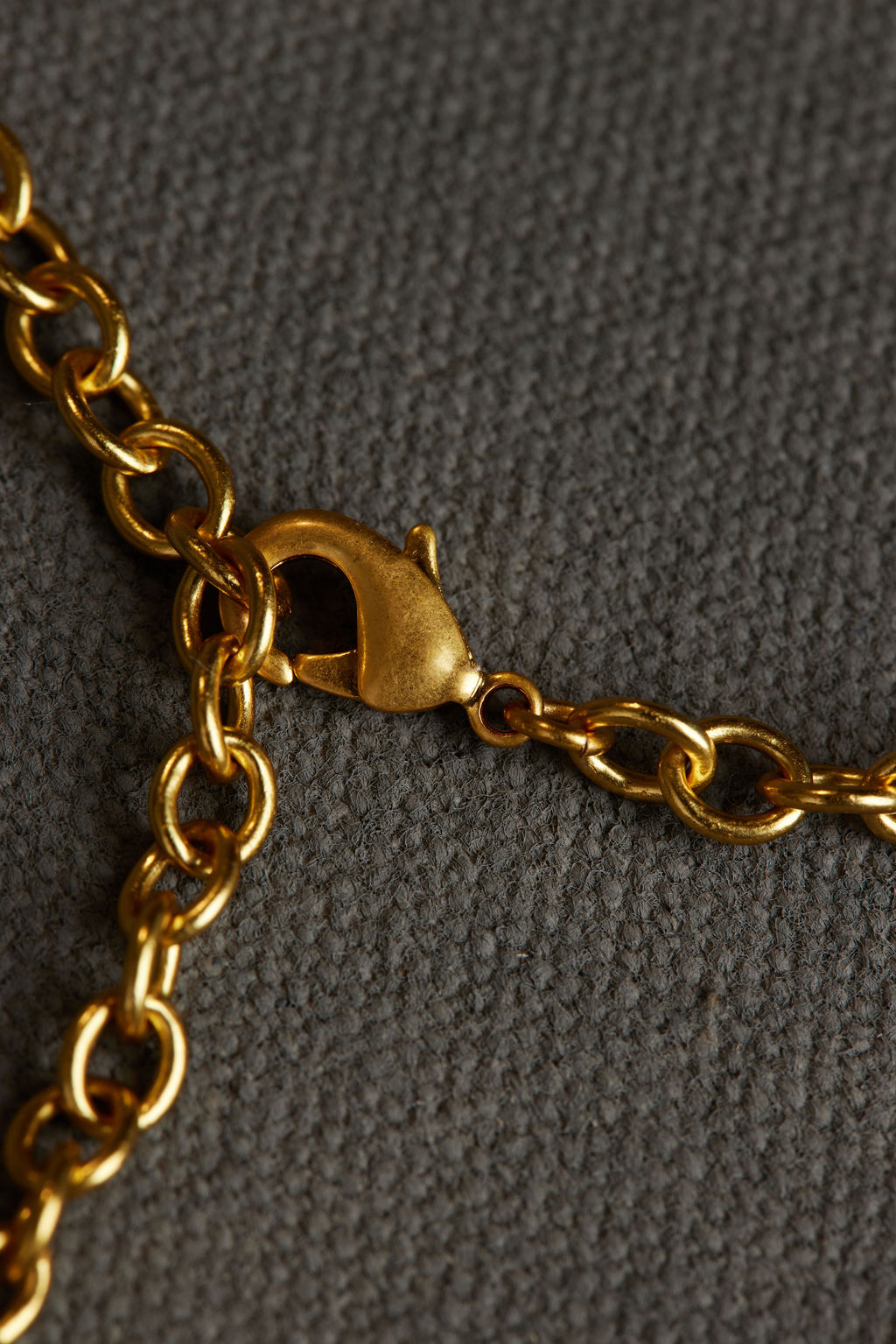 RAHA NECKLACE