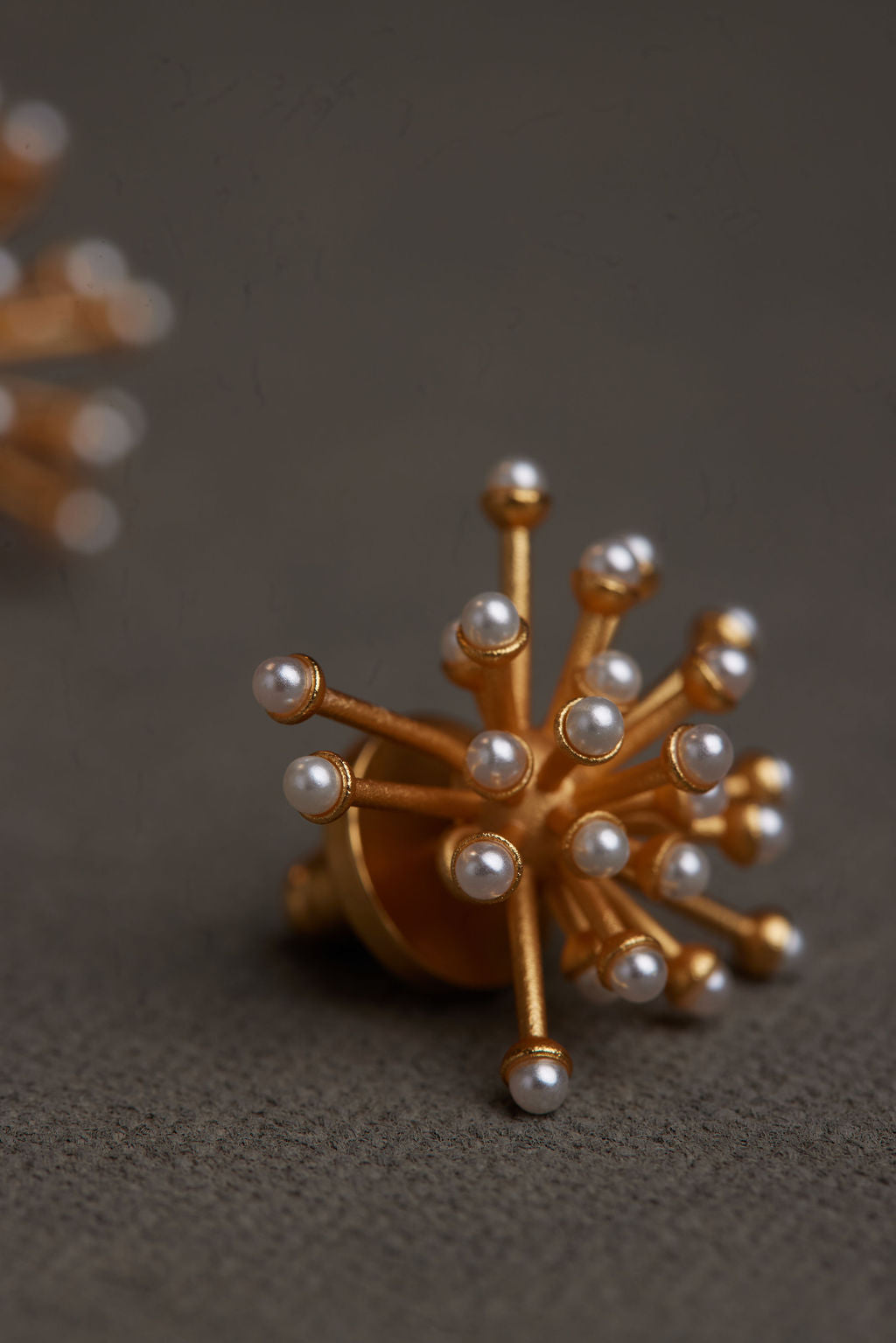 HOXE EARRING