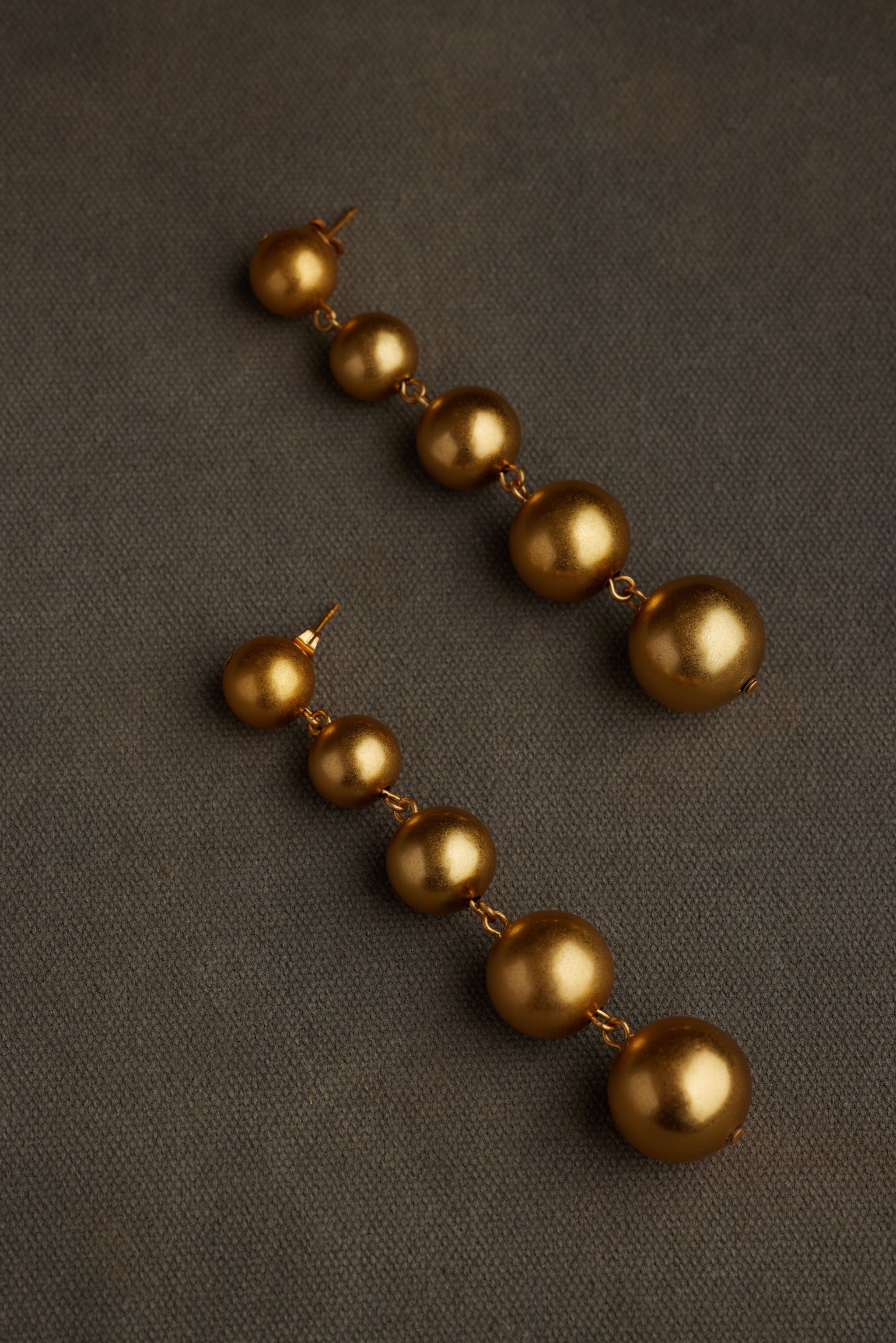RIKA EARRING