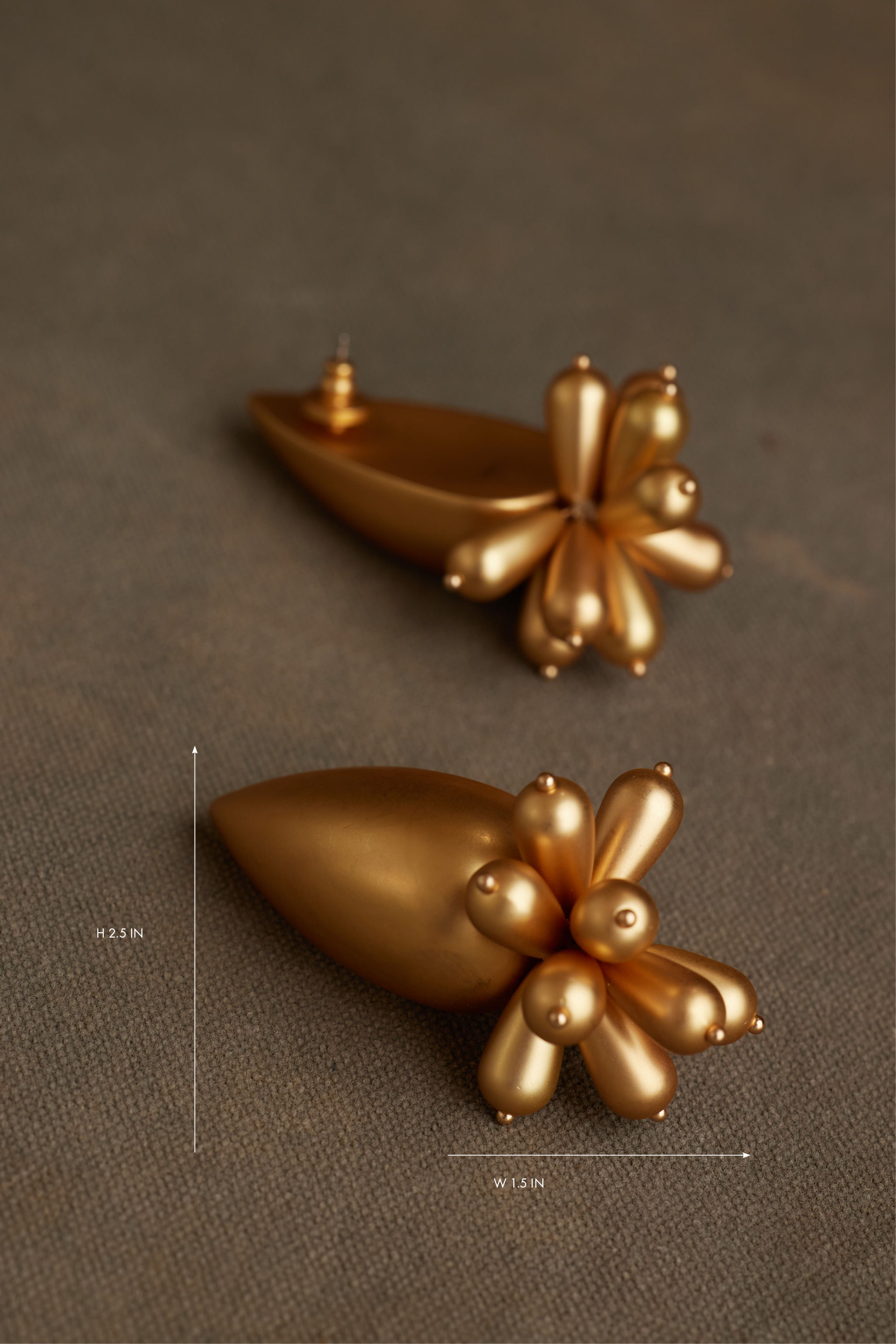 KIKU EARRING