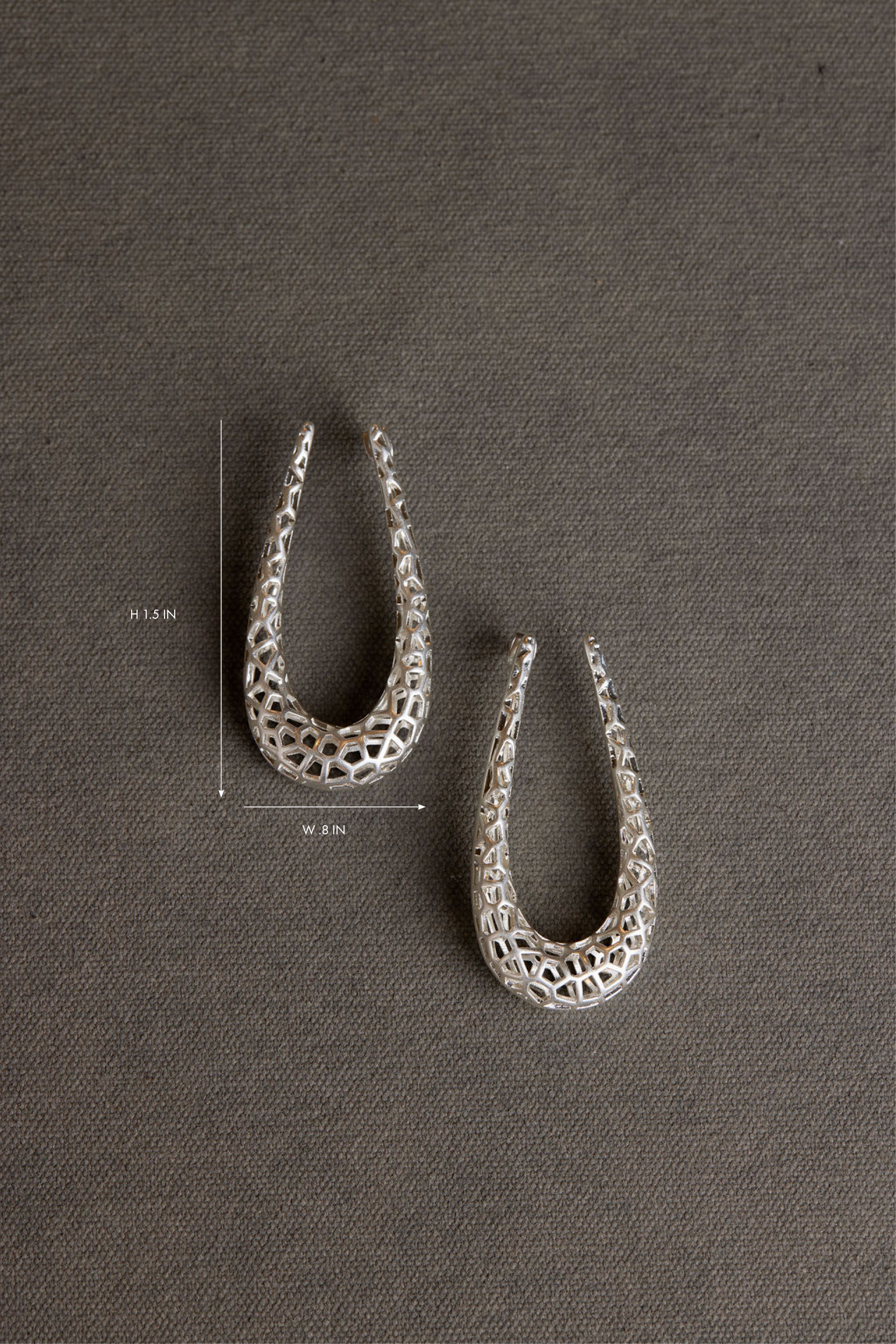 HELA EARRING