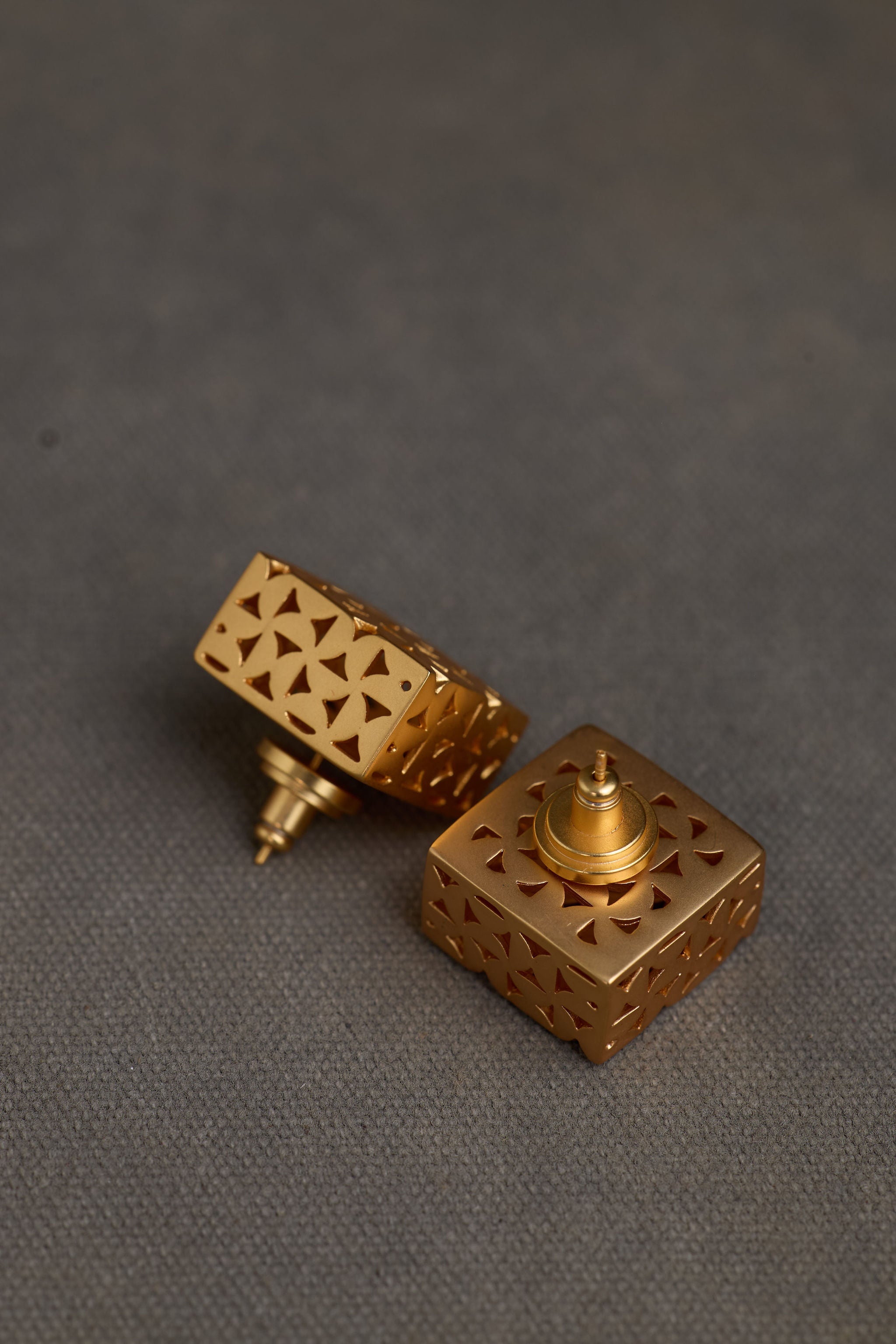 BUXI EARRING