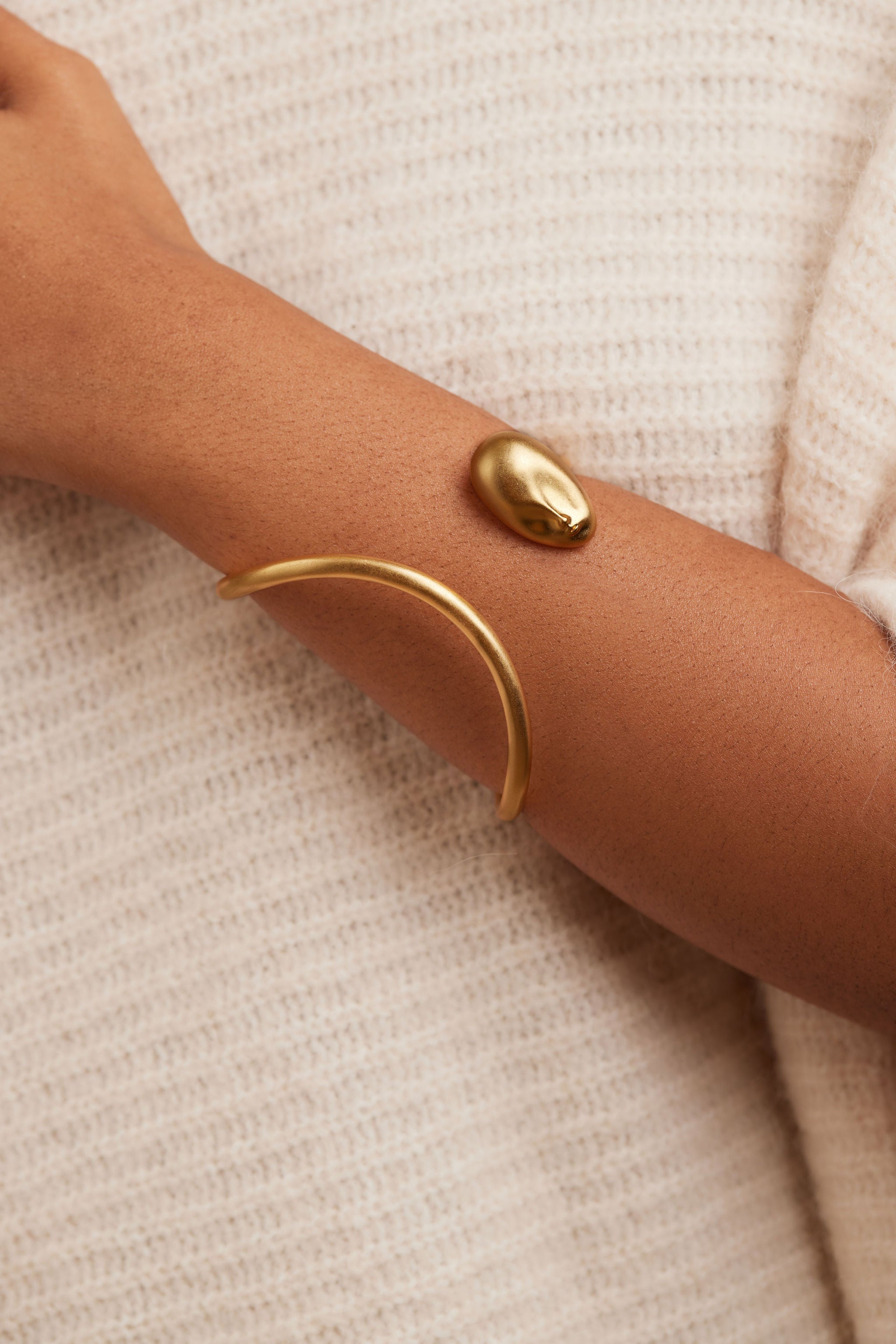 QUAO BANGLE