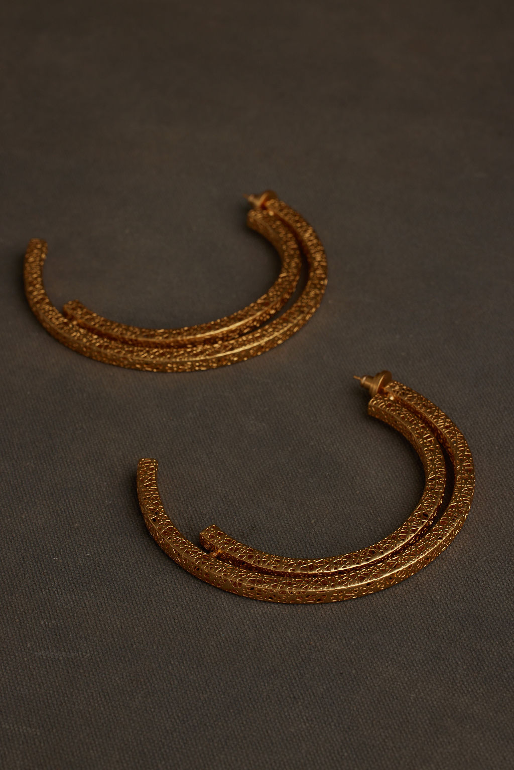 CIRE EARRING