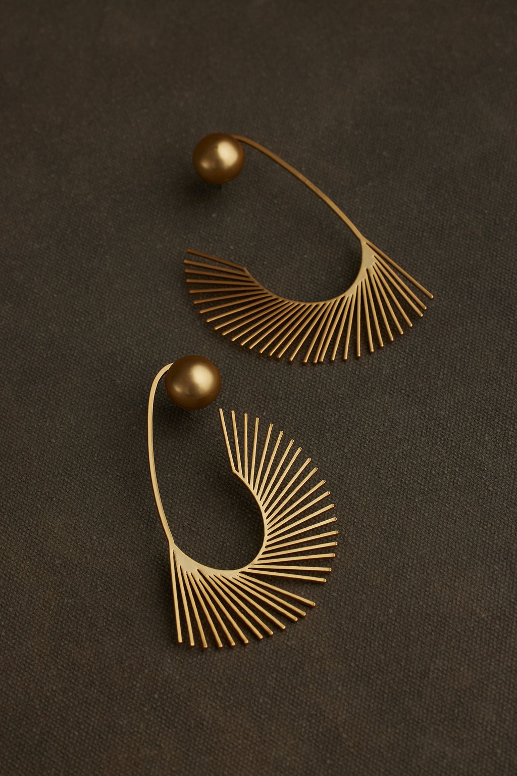 DOMI EARRING