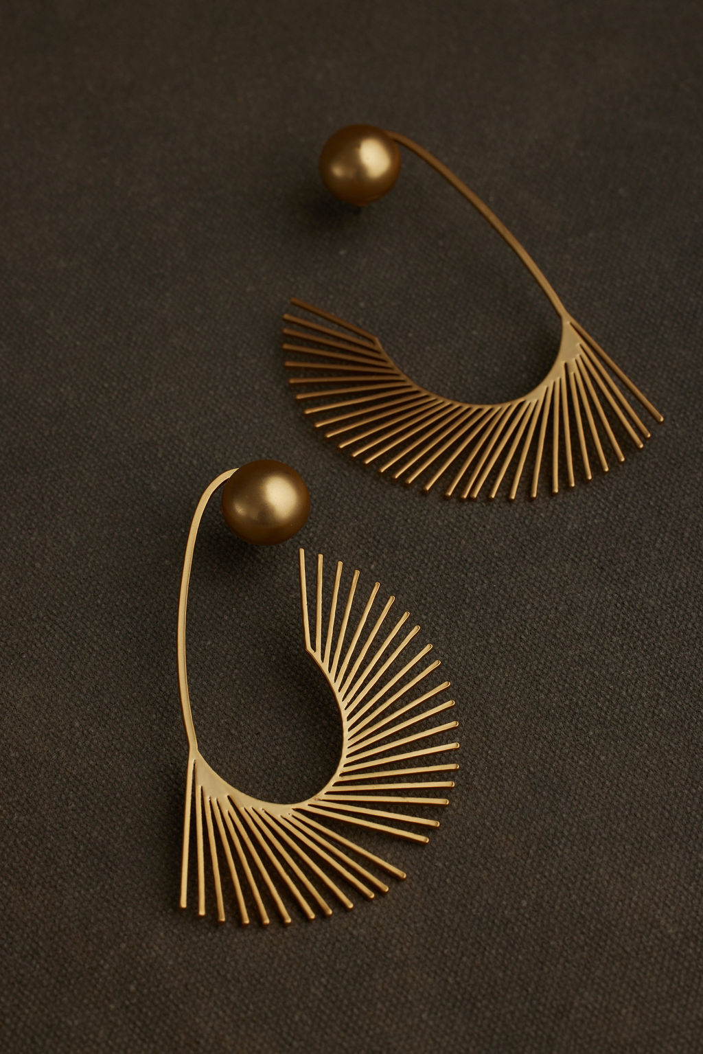 DOMI EARRING