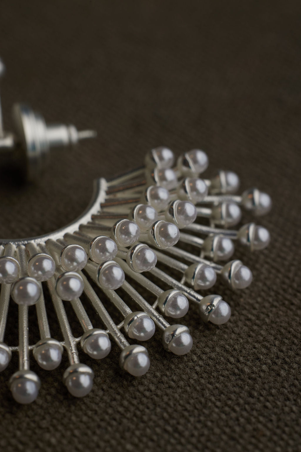 GIZU EARRING