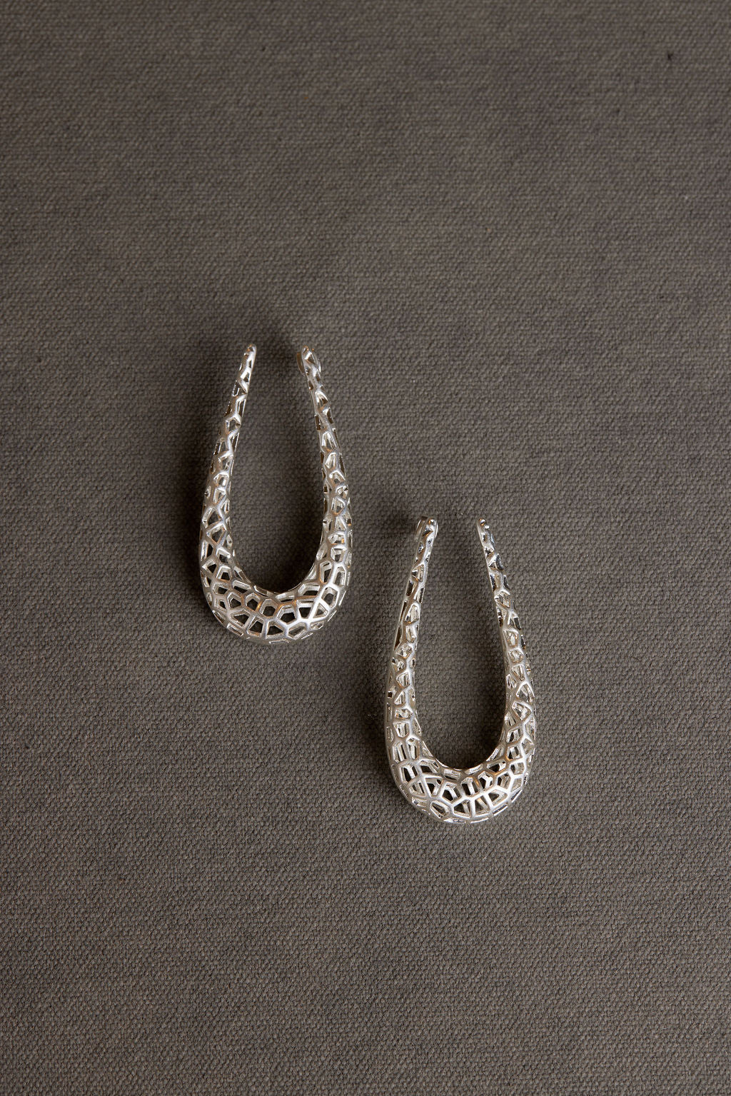 HELA EARRING