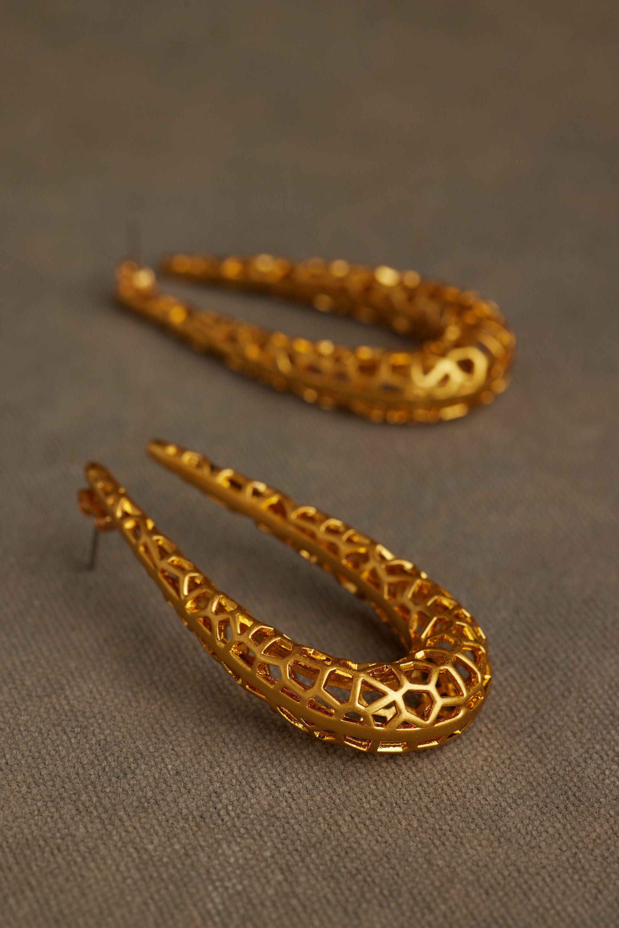 HELA EARRING