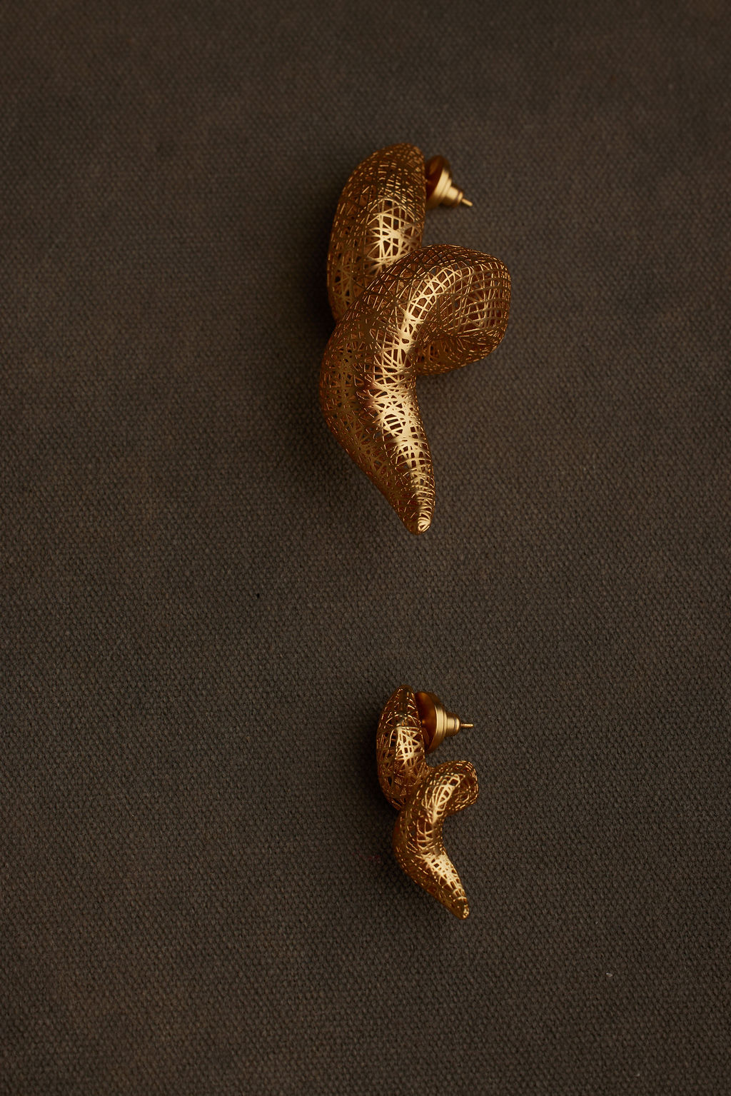 HURA EARRING