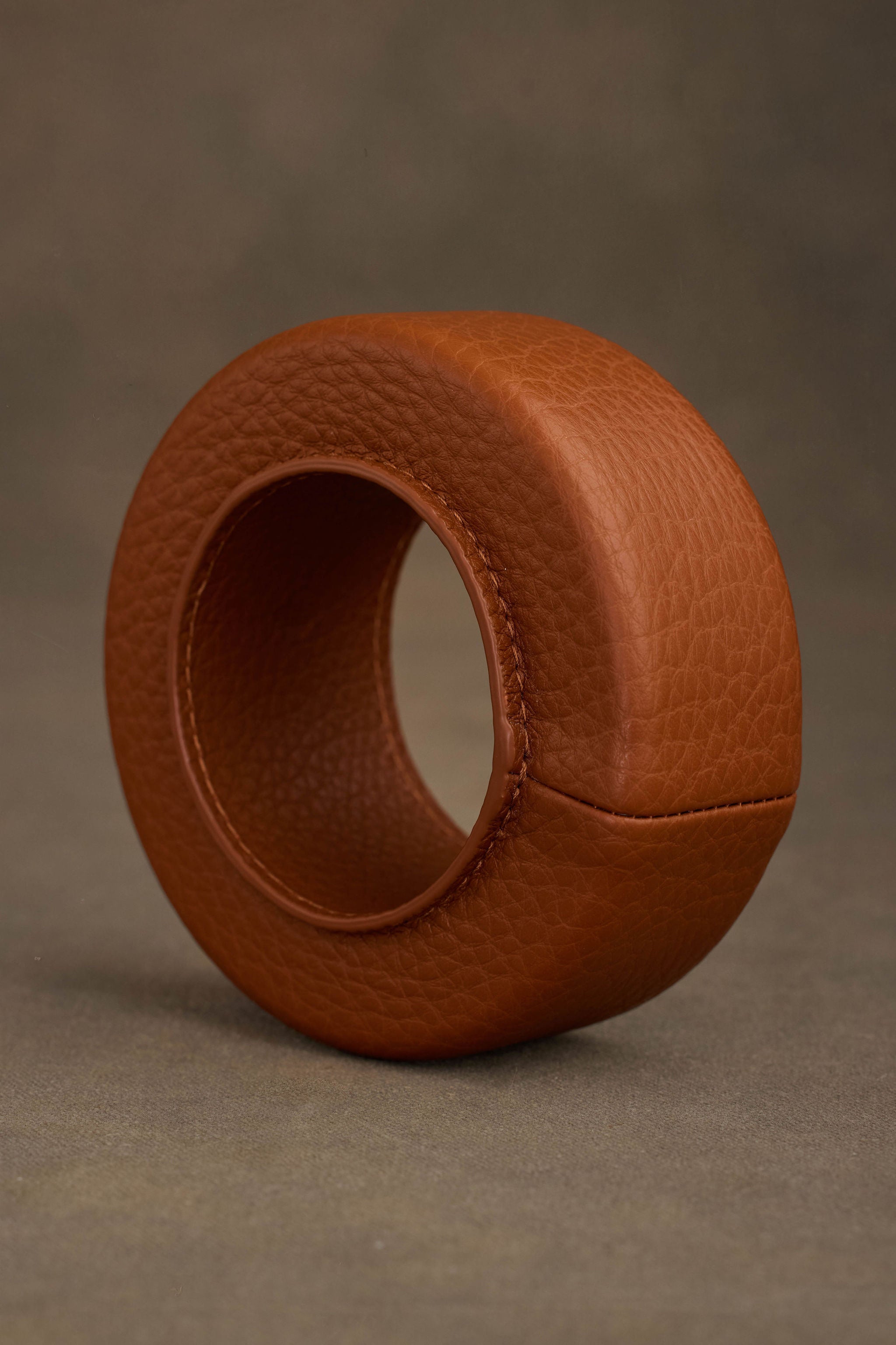 BRAU BANGLE