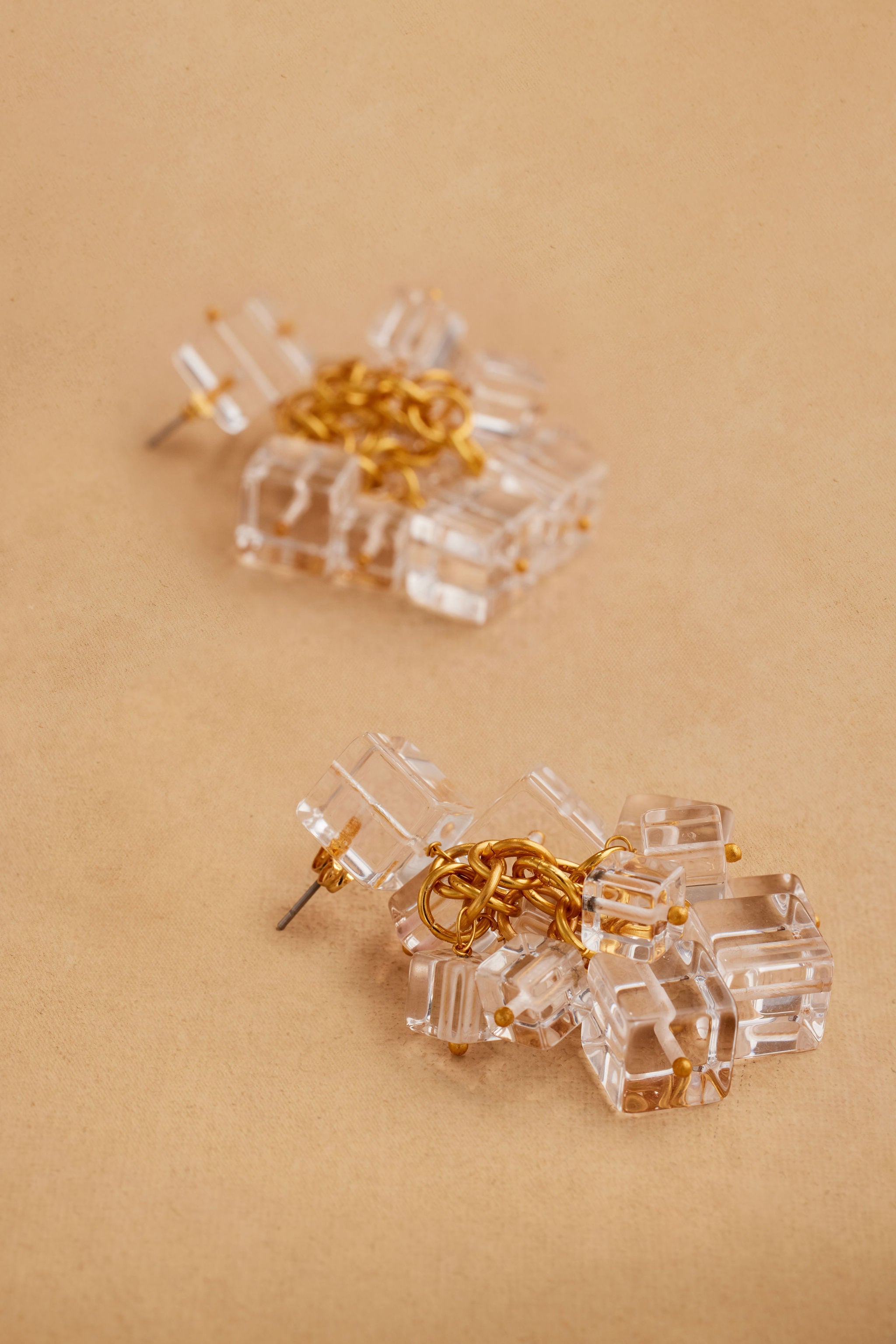QUAM EARRING