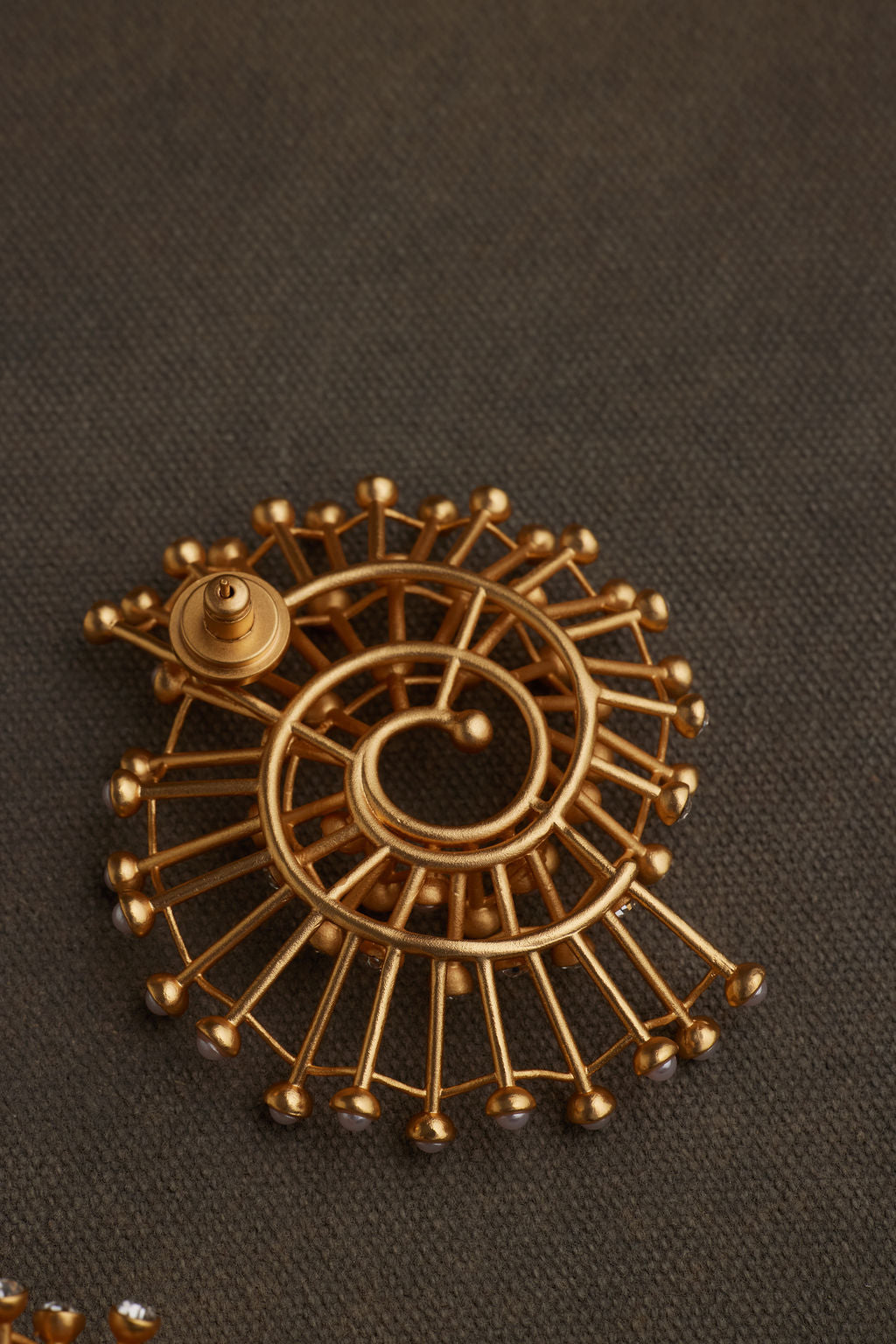 LILA EARRING