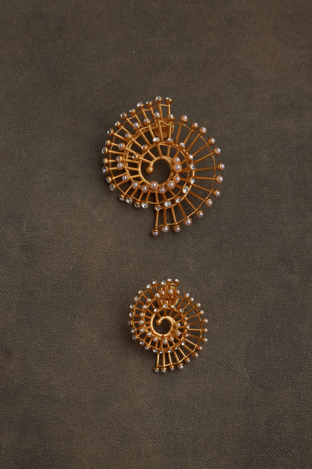 LILA EARRING