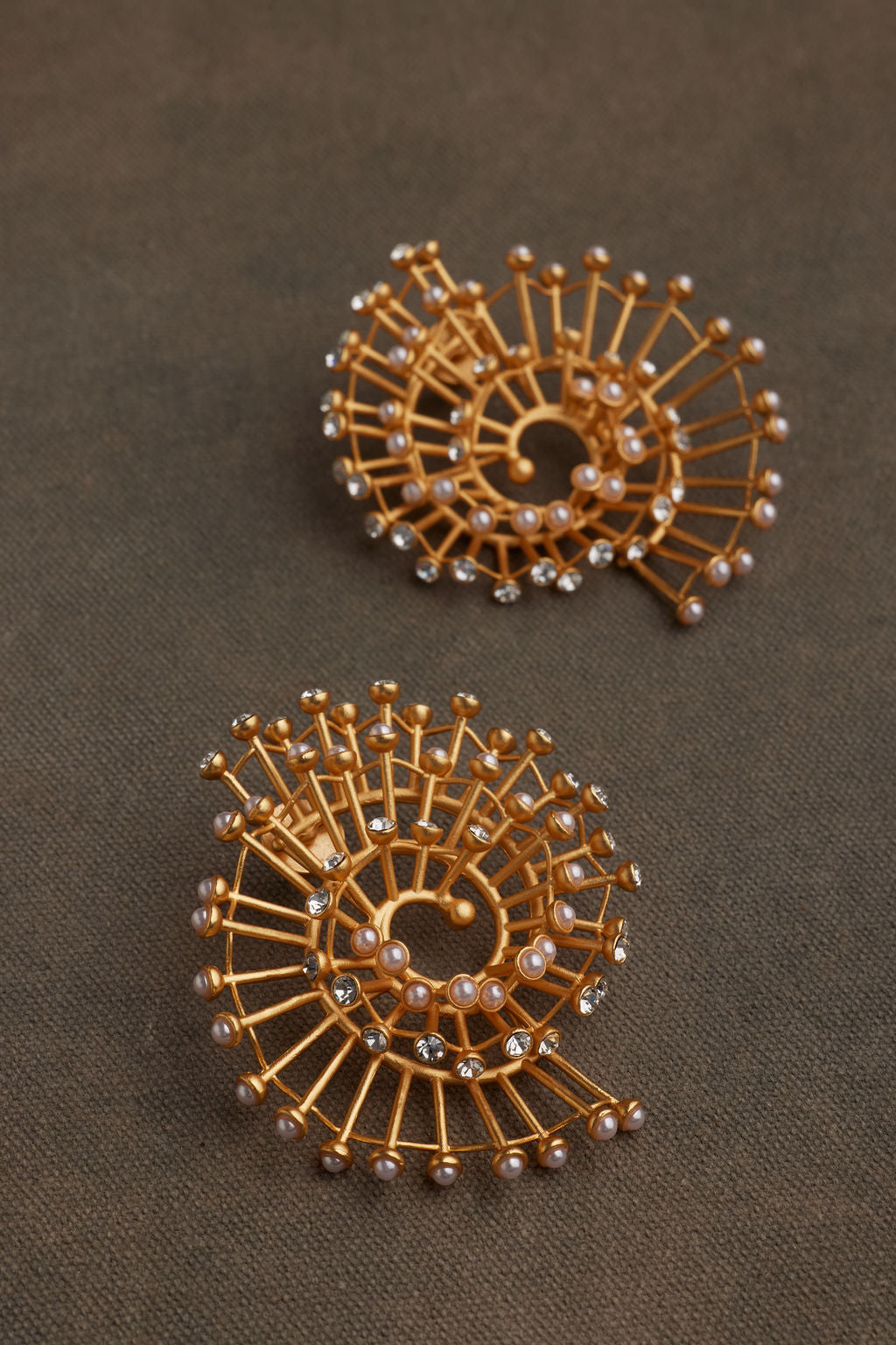 LILA EARRING