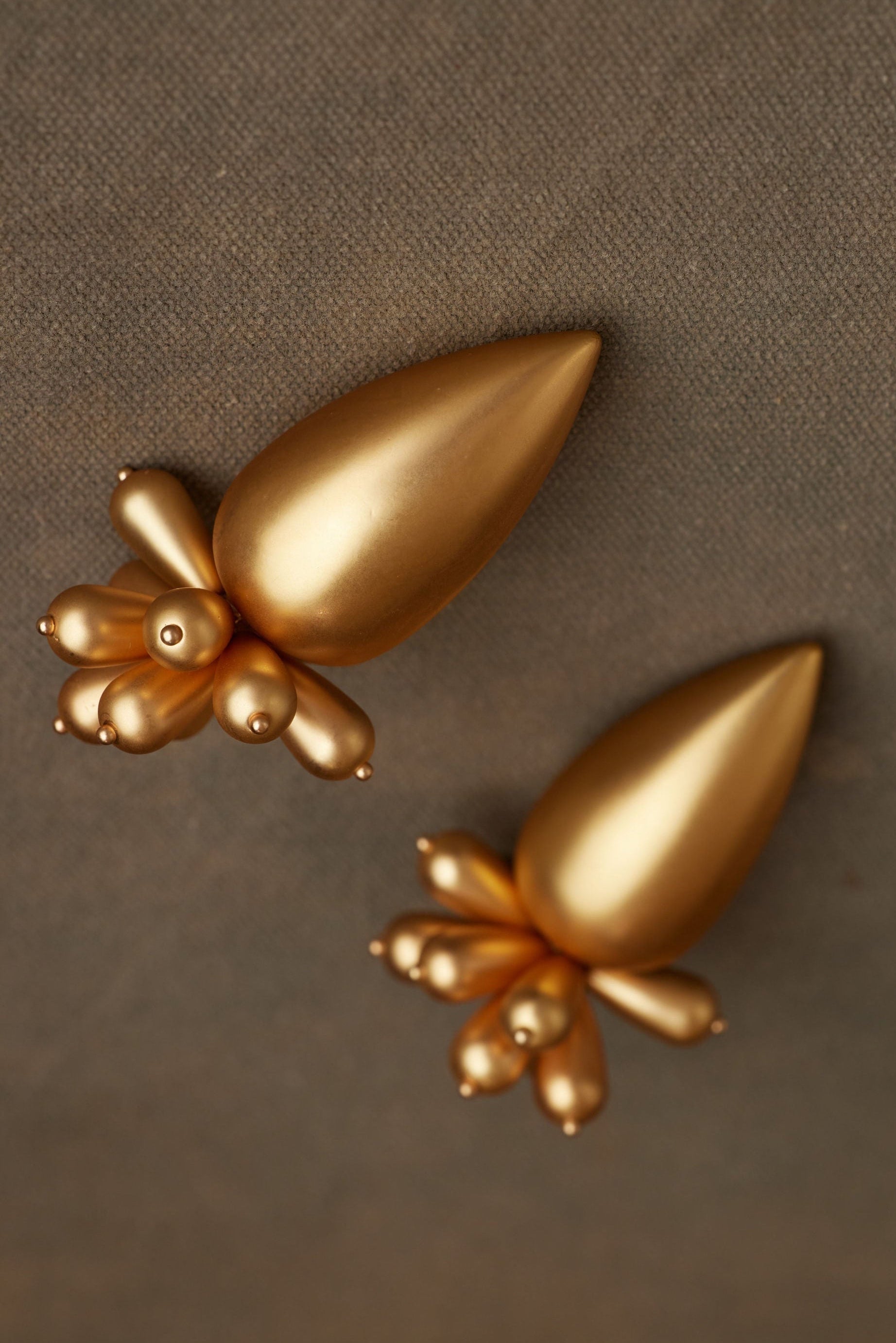 KIKU EARRING