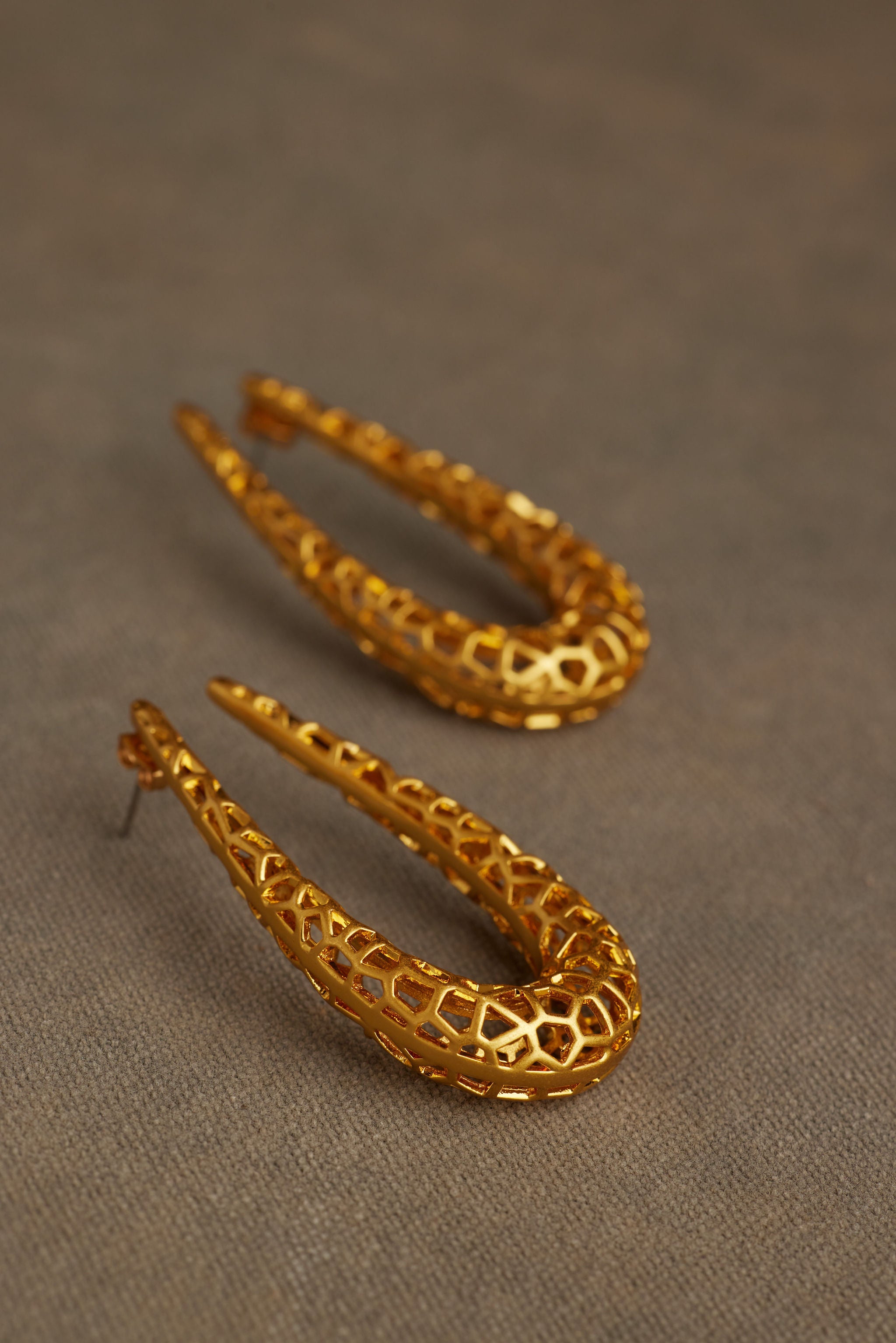 HELA EARRING
