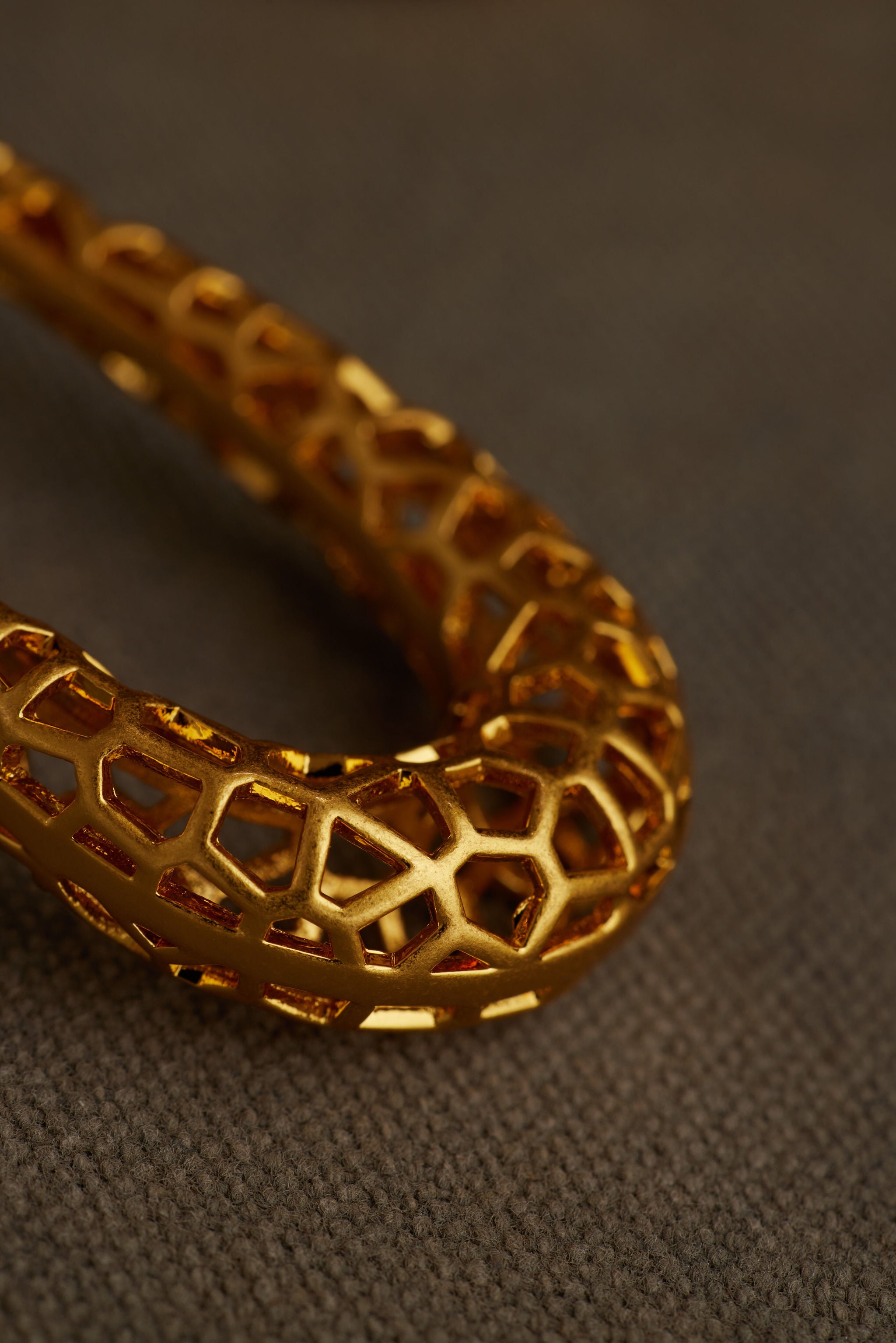 HELA EARRING